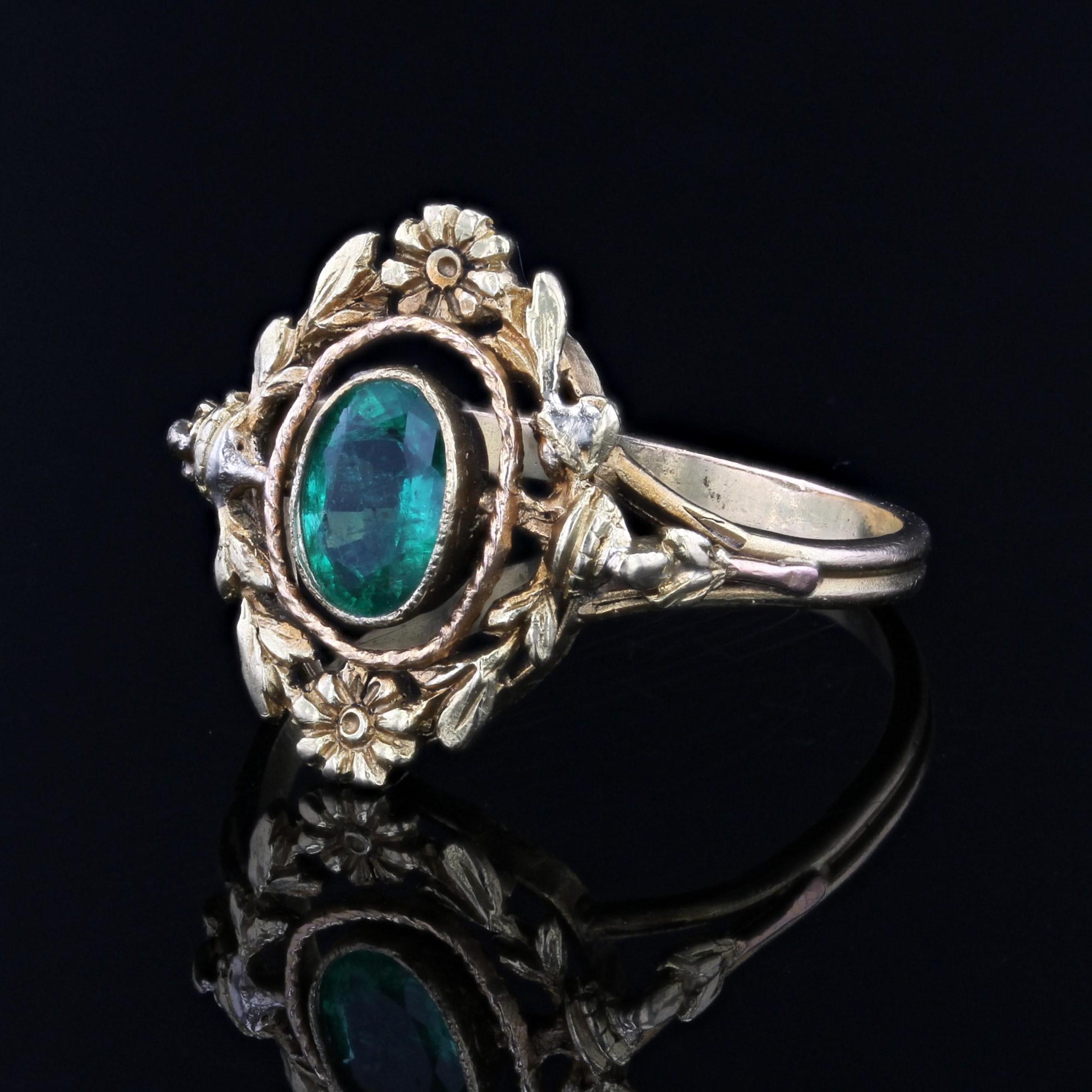 French Belle Epoque 19. Jahrhundert Smaragd 18 Karat Gelbgold Oval Ring 2