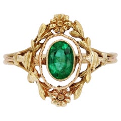 French Belle Epoque 19th Century Emerald 18 Karat Yellow Gold Oval Ring