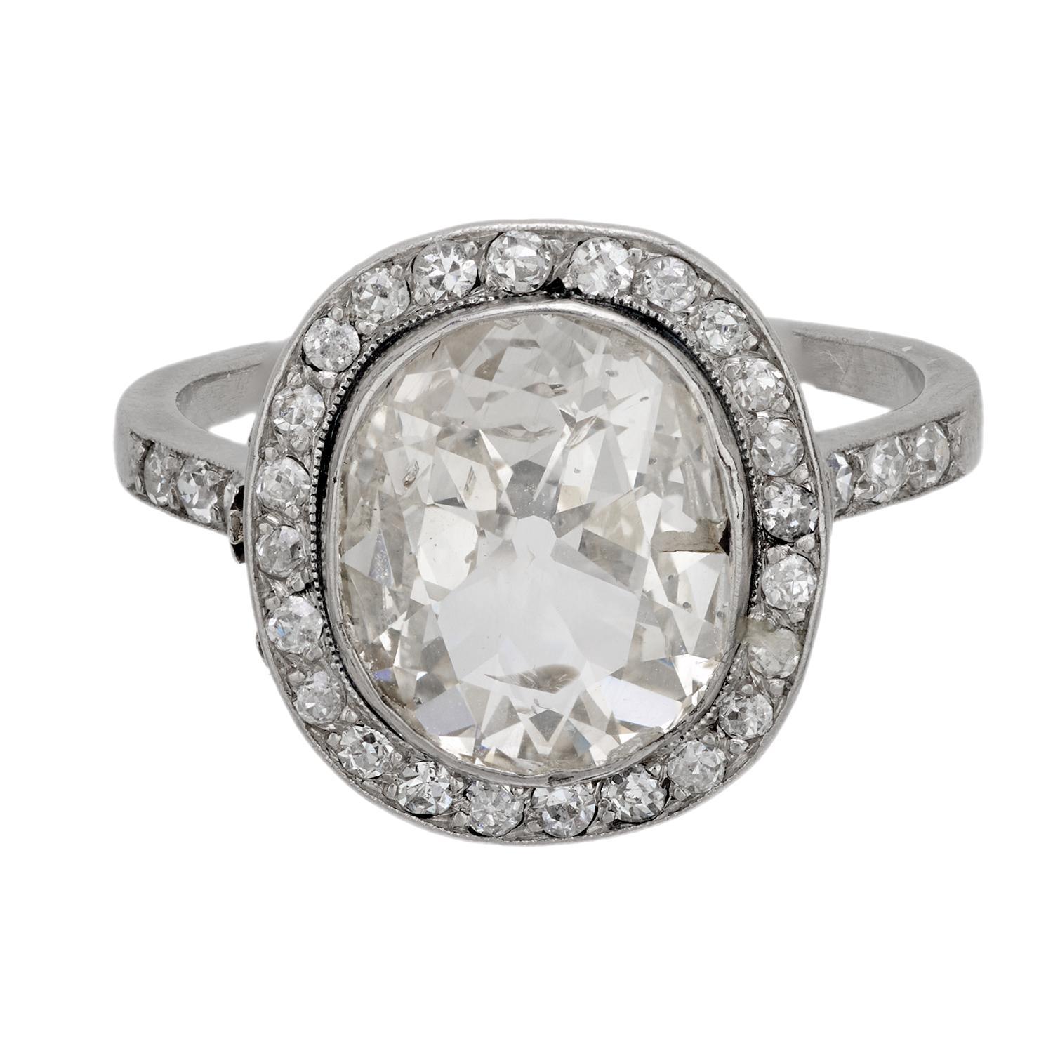 Belle Époque French Belle Epoque 2.50 carat old mine cut diamond platinum engagement ring For Sale