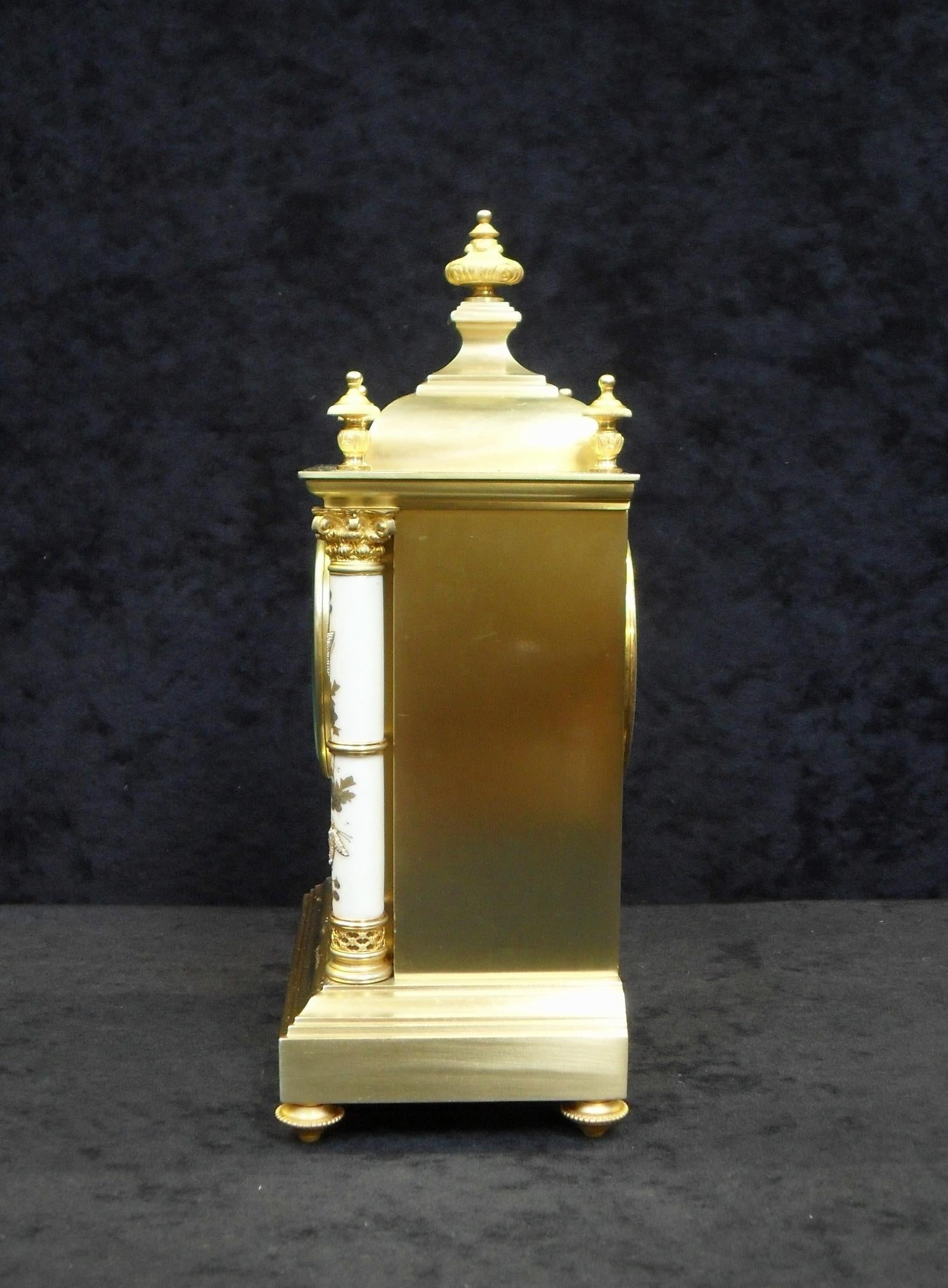 French Belle Époque Brass and Porcelain Mantel Clock 3
