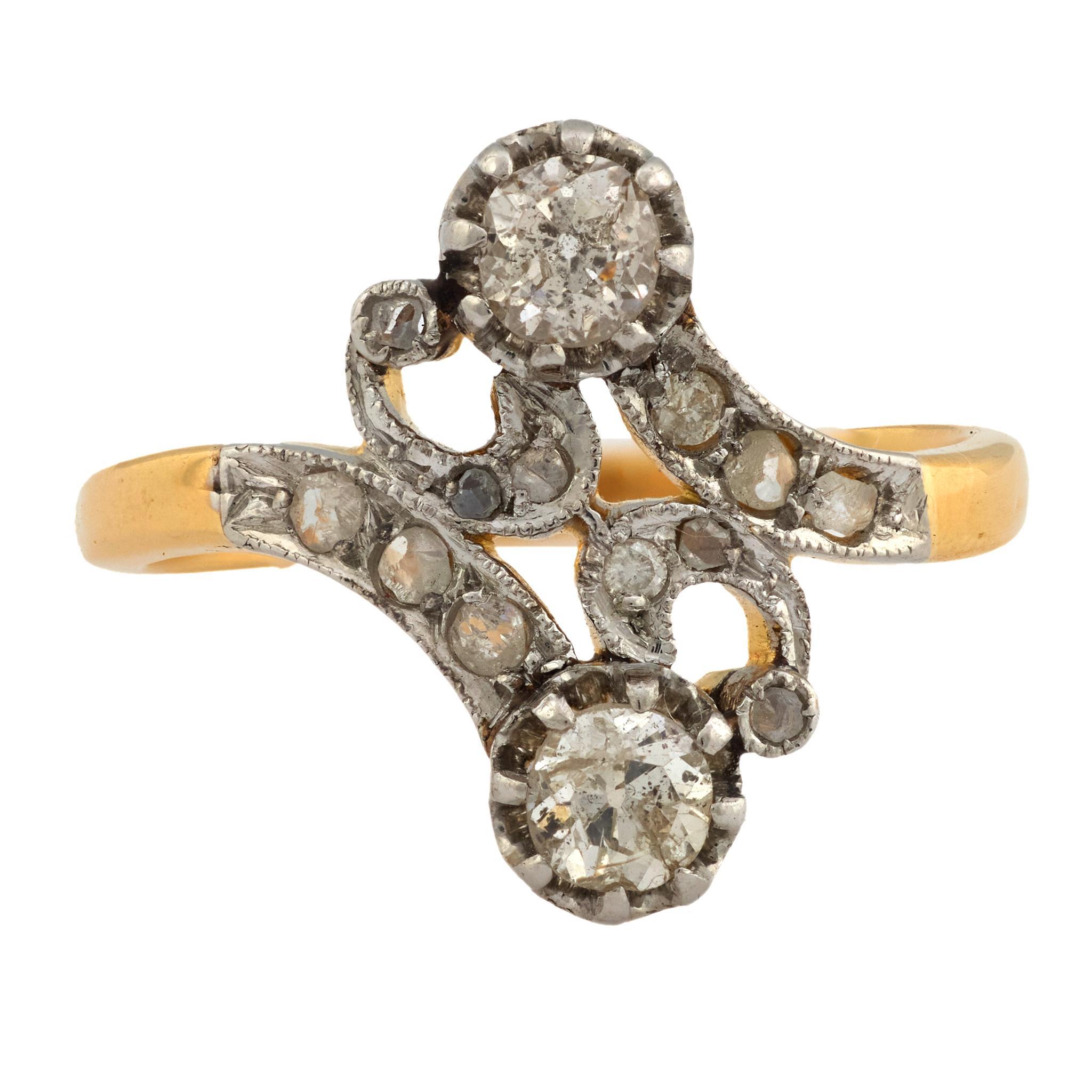 Belle Époque French Belle Epoque bague toi et moi en or jaune 18 carats et platine avec diamants en vente