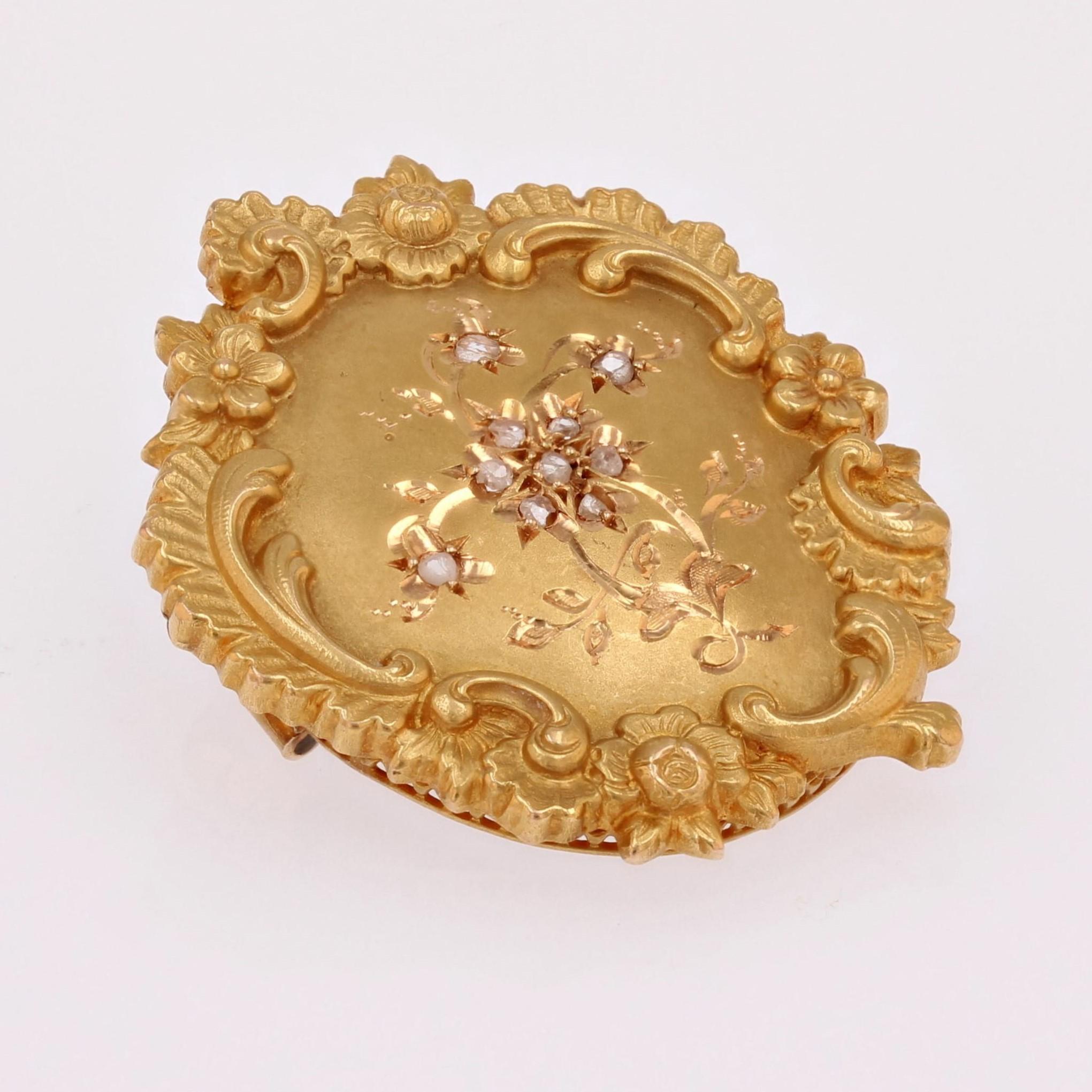 Women's French Belle Epoque Diamonds Floral Pattern 18 Karat Yellow Gold Brooch For Sale
