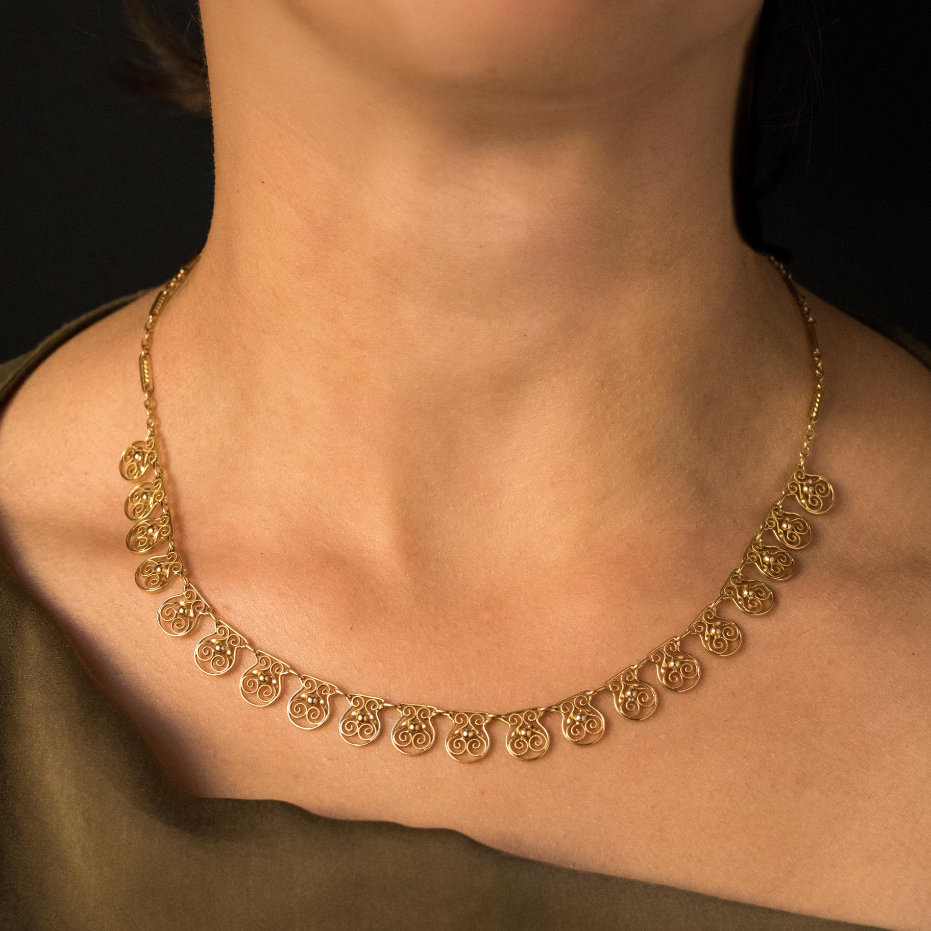 French Belle Époque Filigree 18 Karat Yellow Gold Drapery Necklace 3
