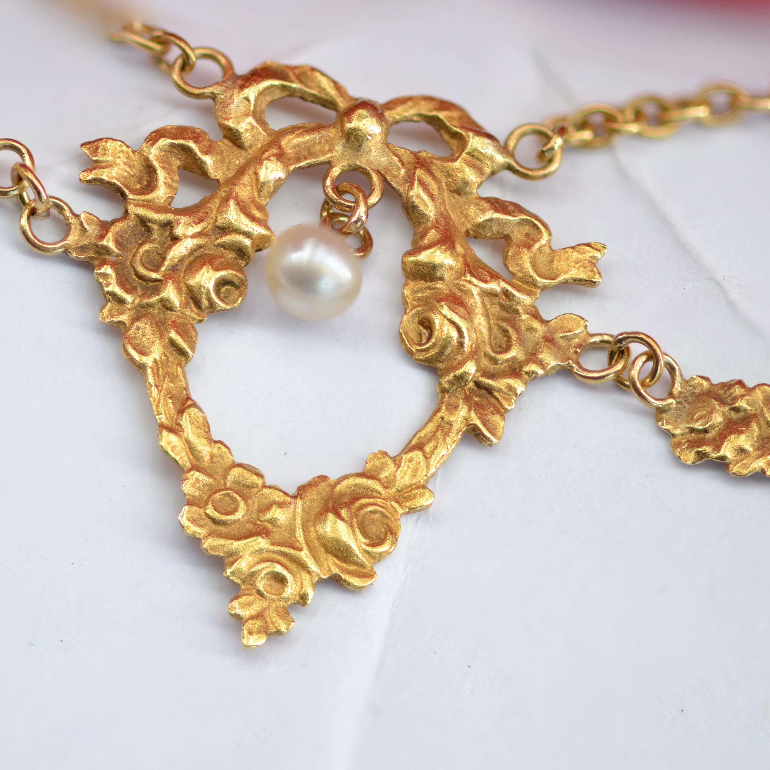 French Belle Epoque Fine Pearl 18 Karat Yellow Gold Drapery Necklace For Sale 3