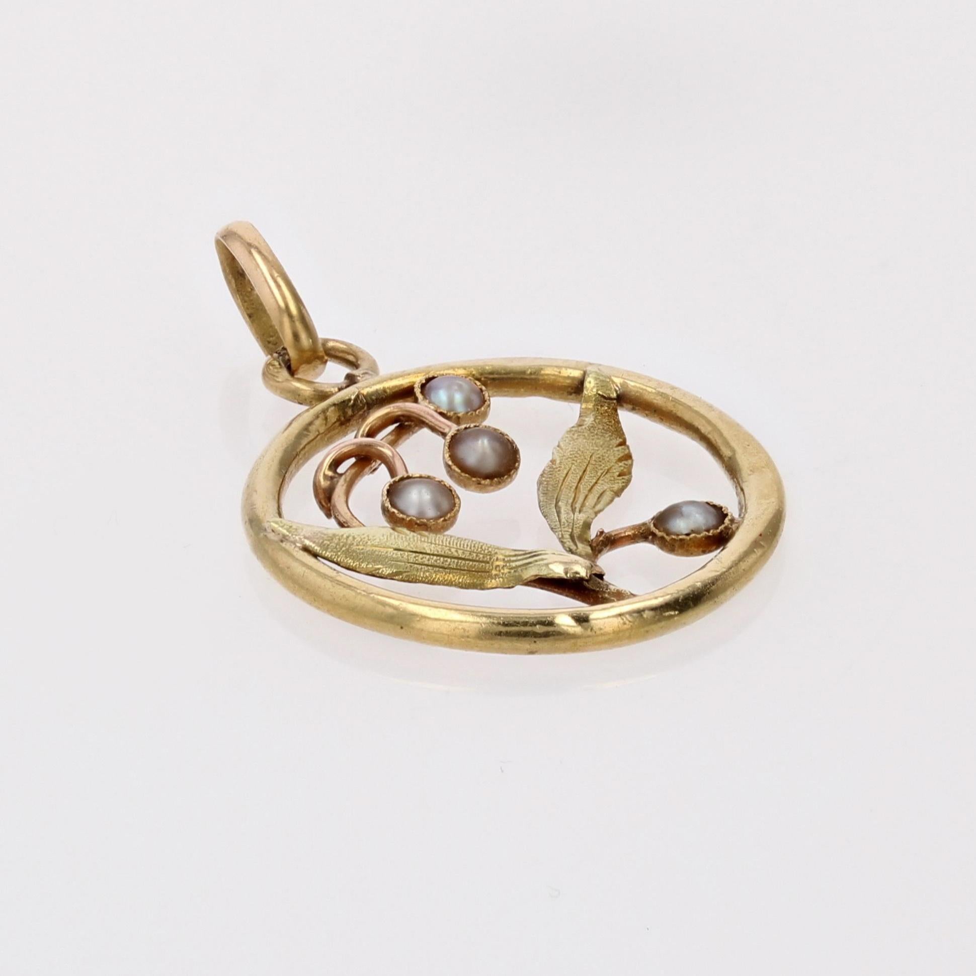 Belle Époque French Belle Epoque Fine Pearl 18 Karat Yellow Rose Gold Mistletoe Leaf Pendant