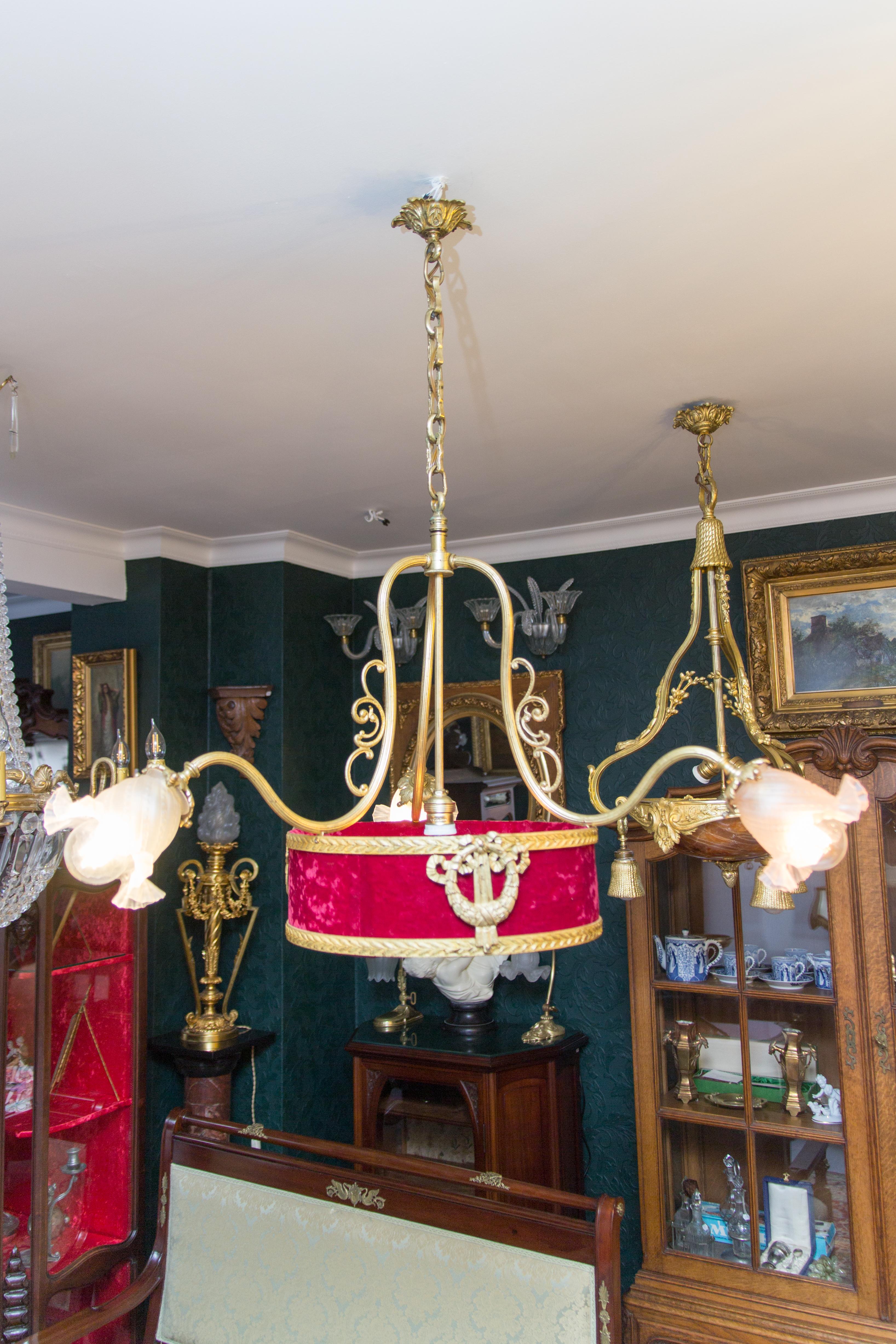 French Belle Époque Four-Light Red Fabric, Bronze and Frosted Glass Chandelier For Sale 3
