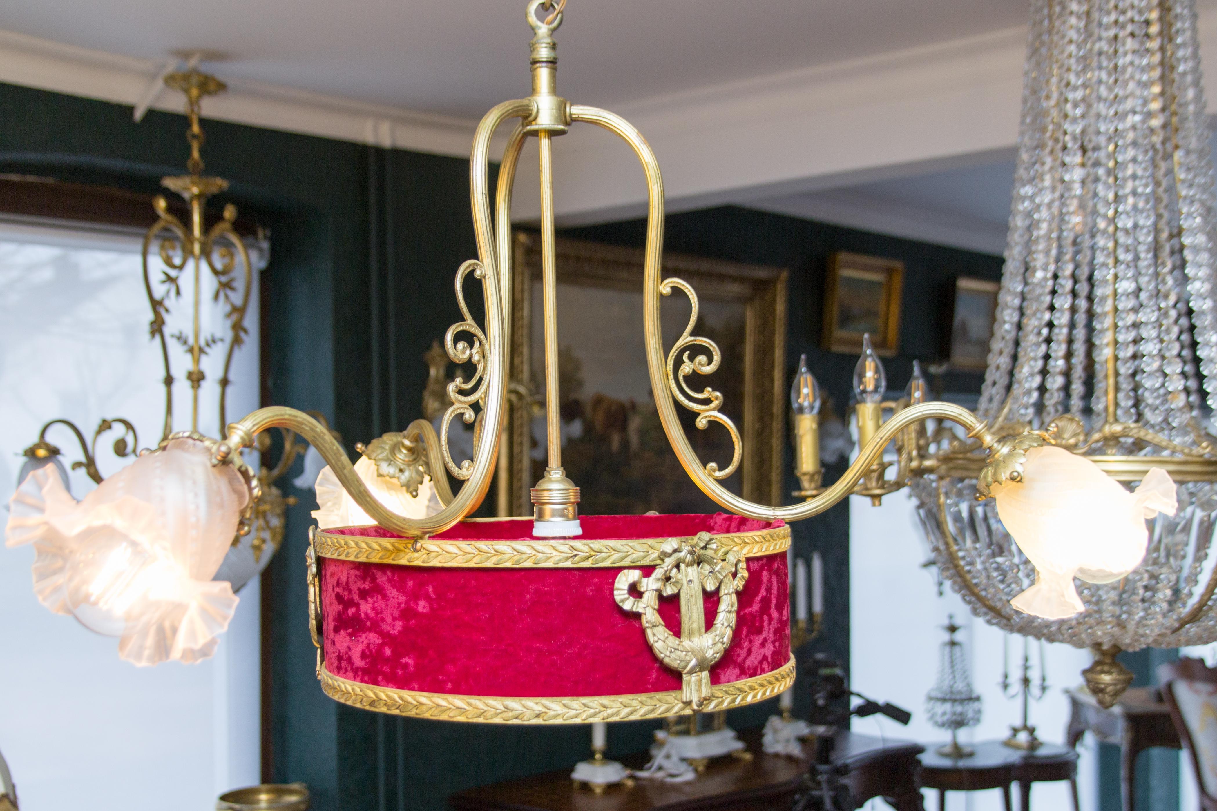 French Belle Époque Four-Light Red Fabric, Bronze and Frosted Glass Chandelier For Sale 12