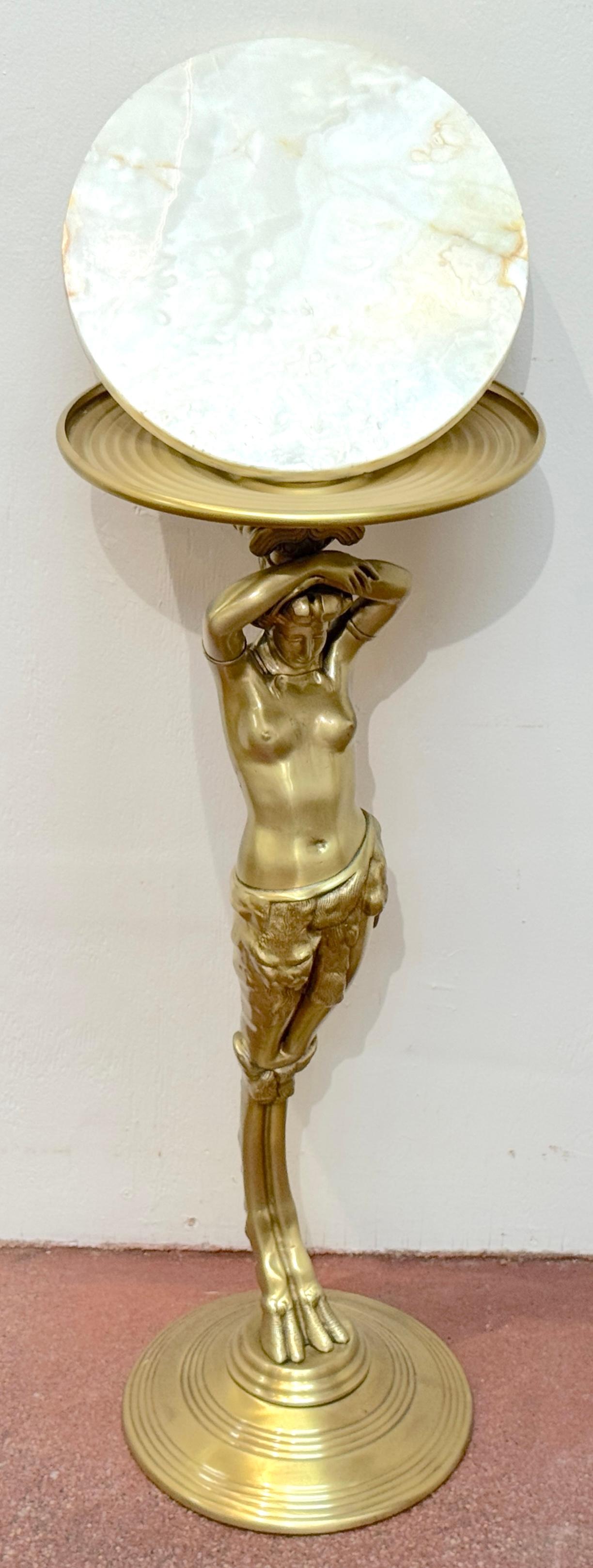 Piedistallo per cariatide della Belle Époque francese in ottone dorato e onice, CIRCA 1900 in vendita 7