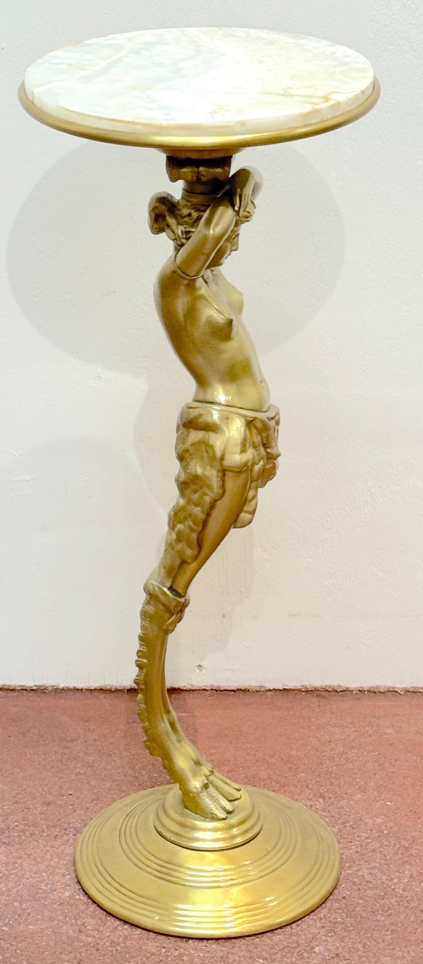 Piedistallo per cariatide della Belle Époque francese in ottone dorato e onice, CIRCA 1900 in vendita 1