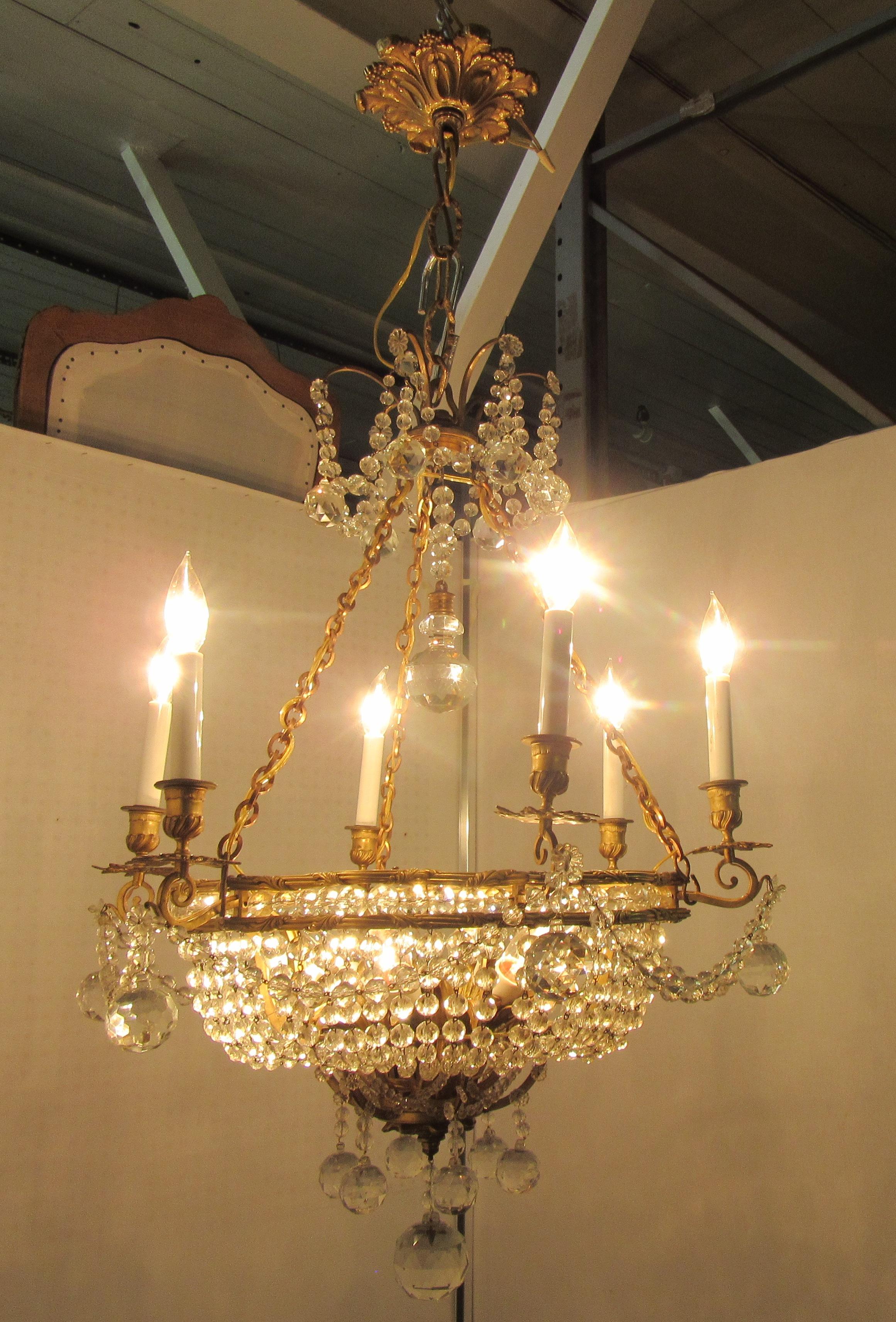 Early 20th Century French Belle Époque Gilt Bronze Chandelier with Cut Crystal Elements