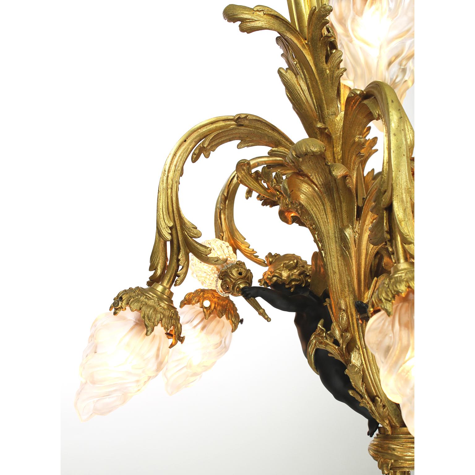 French Belle Époque Gilt Bronze, Patinated Bronze Ten-Light Cherub Chandelier For Sale 3