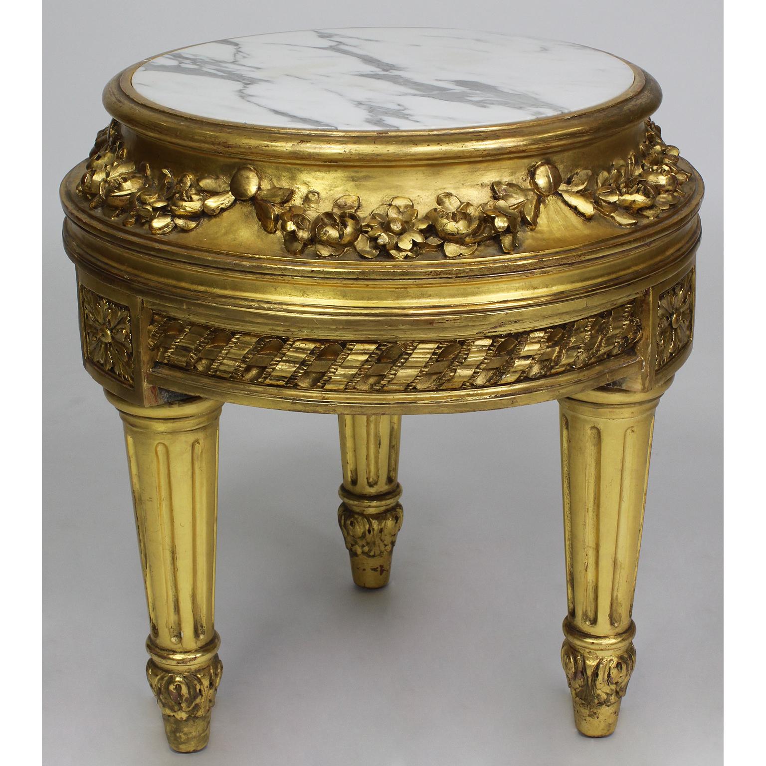 Belle Époque Louis XVI Style Giltwood Carved Pedestal Stand with Marble Top In Good Condition For Sale In Los Angeles, CA