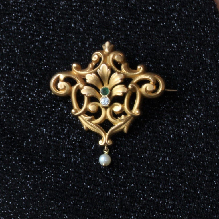 French Belle Époque Pearl Emerald Diamond 18 Karat Yellow Gold Brooch ...