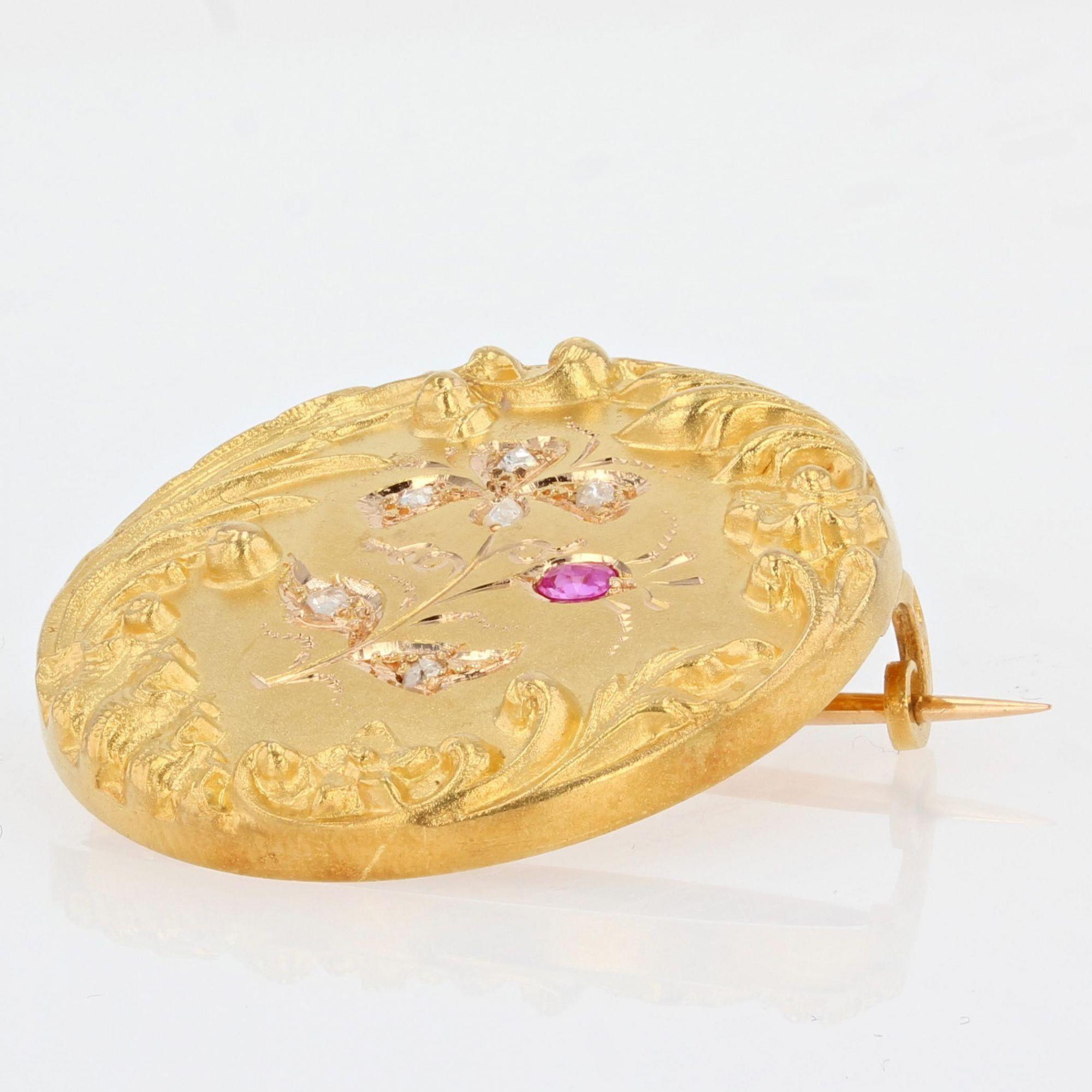 Belle Époque French Belle Epoque Ruby Diamond Floral Pattern 18 Karat Yellow Gold Brooch For Sale
