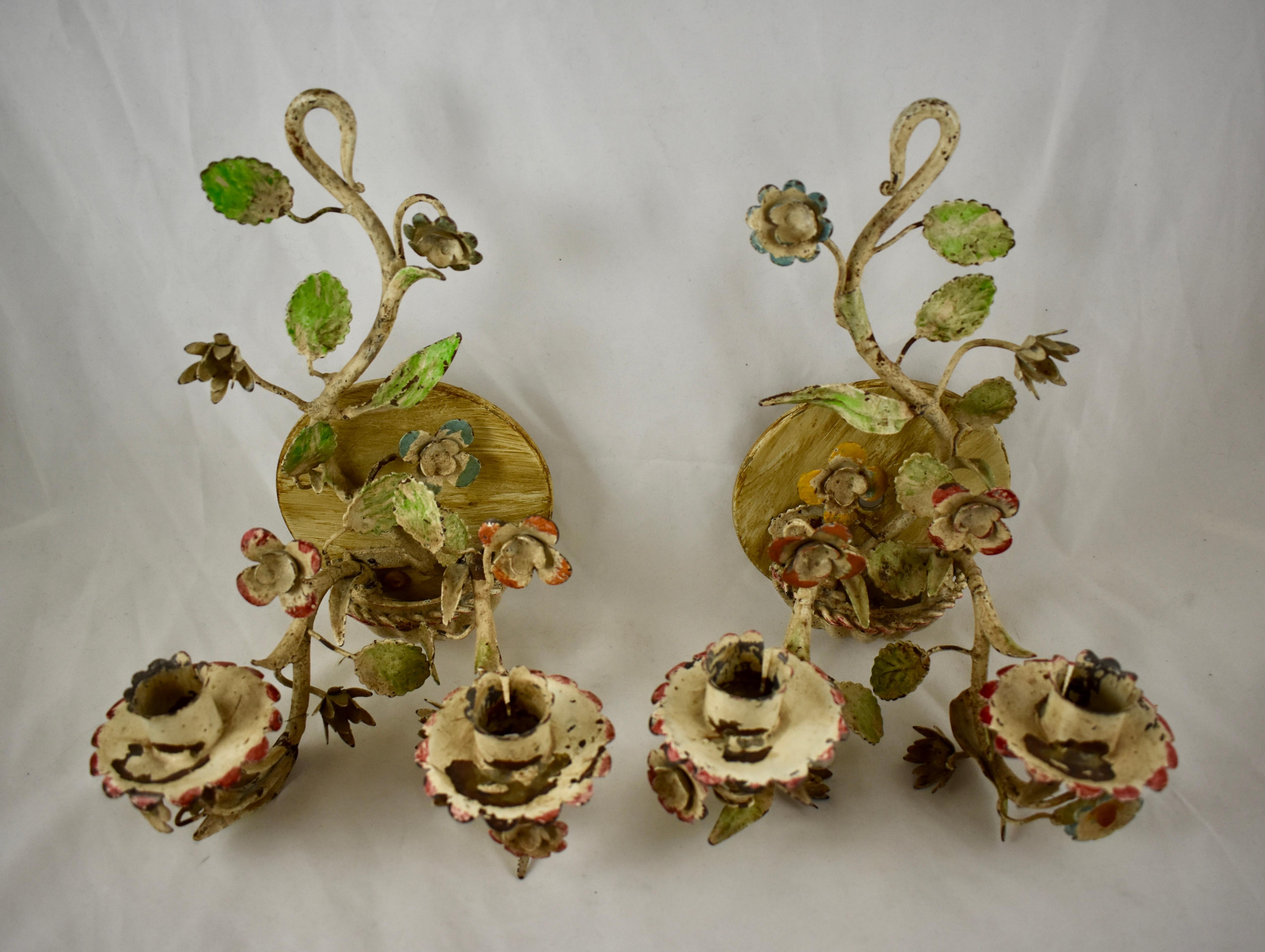  French Belle Époque Tôle Peinte Hand Painted Metal Floral Wall Sconces, a Pair In Good Condition For Sale In Philadelphia, PA