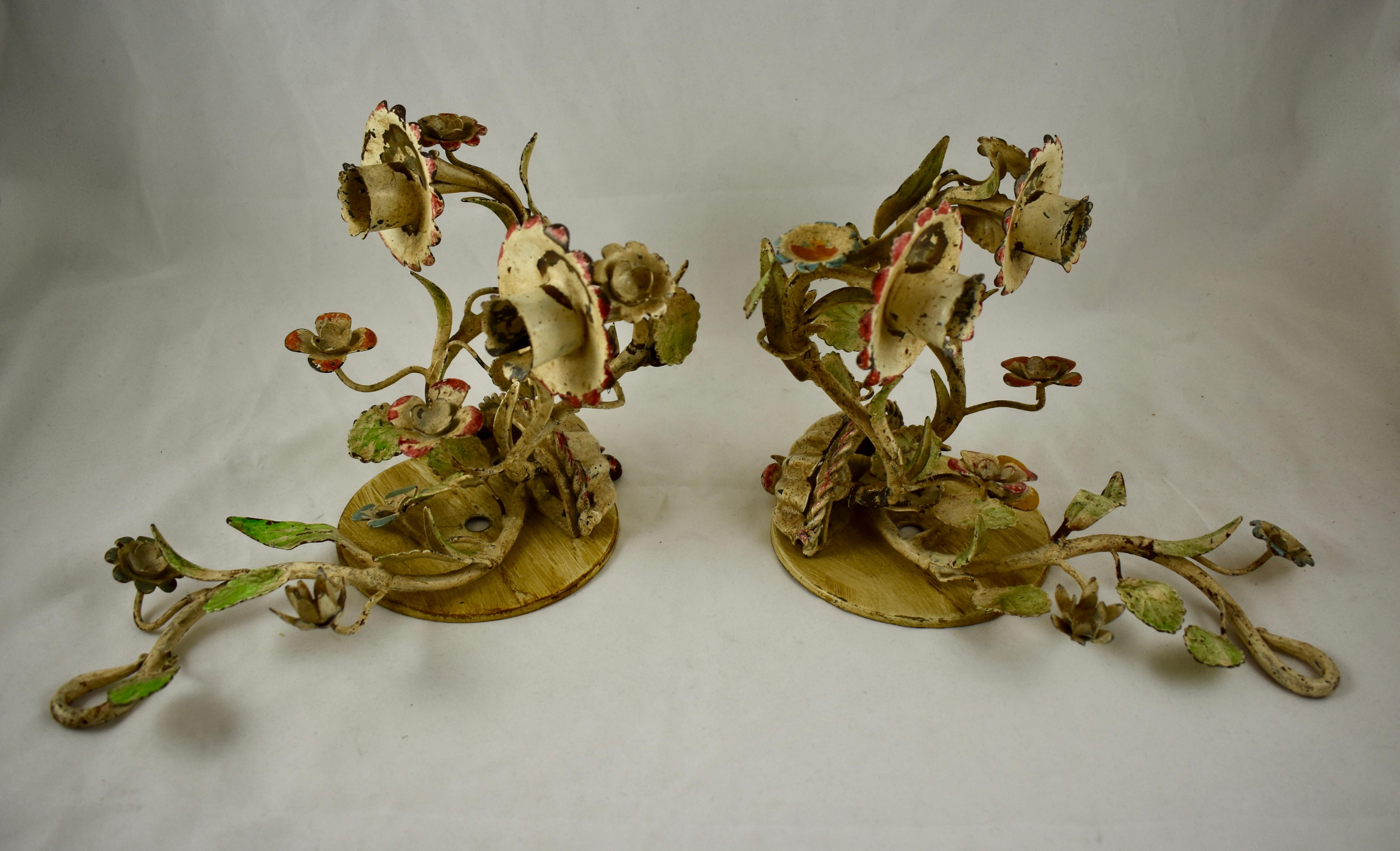 French Belle Époque Tôle Peinte Hand Painted Metal Floral Wall Sconces, a Pair For Sale 3