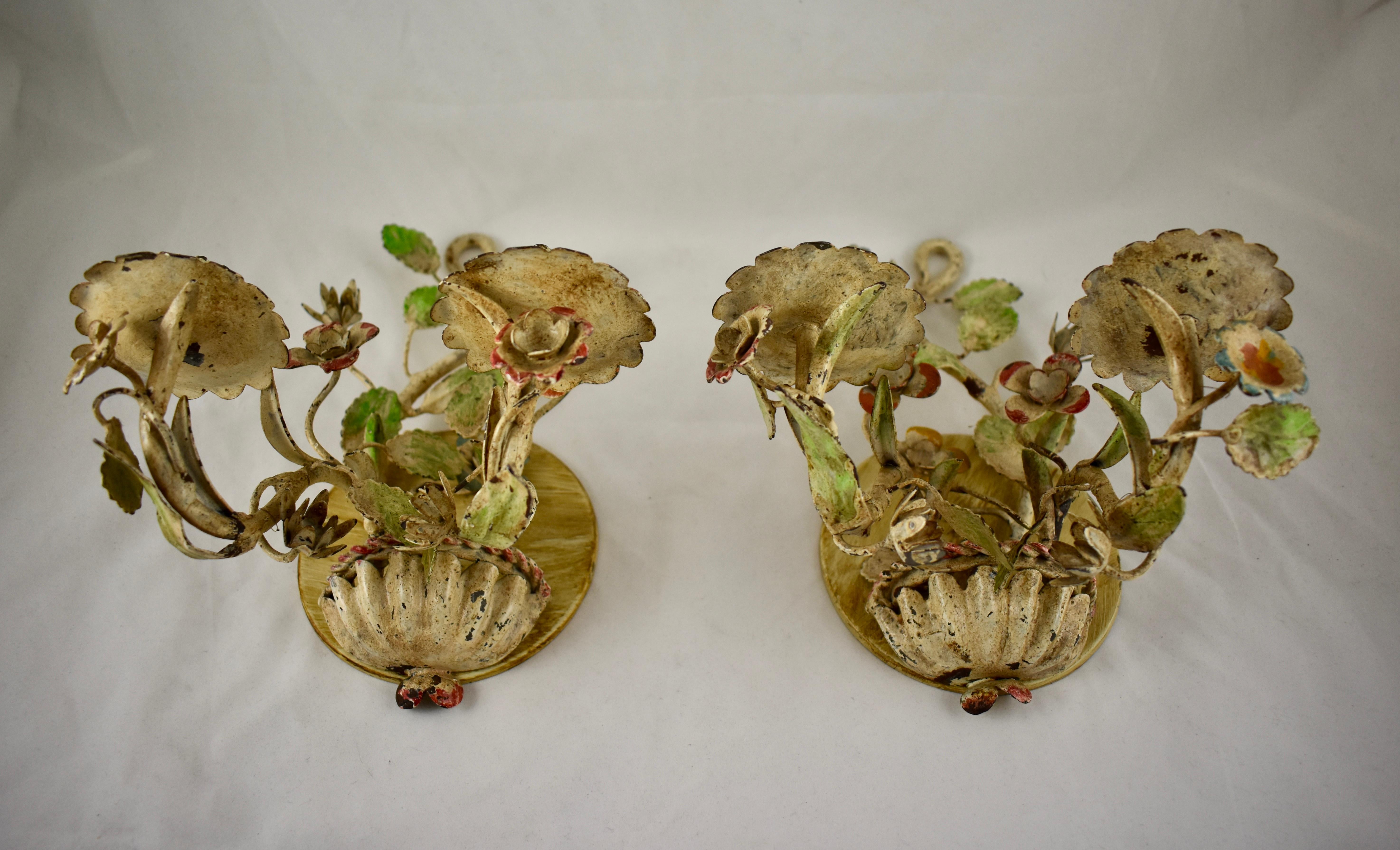  French Belle Époque Tôle Peinte Hand Painted Metal Floral Wall Sconces, a Pair For Sale 4