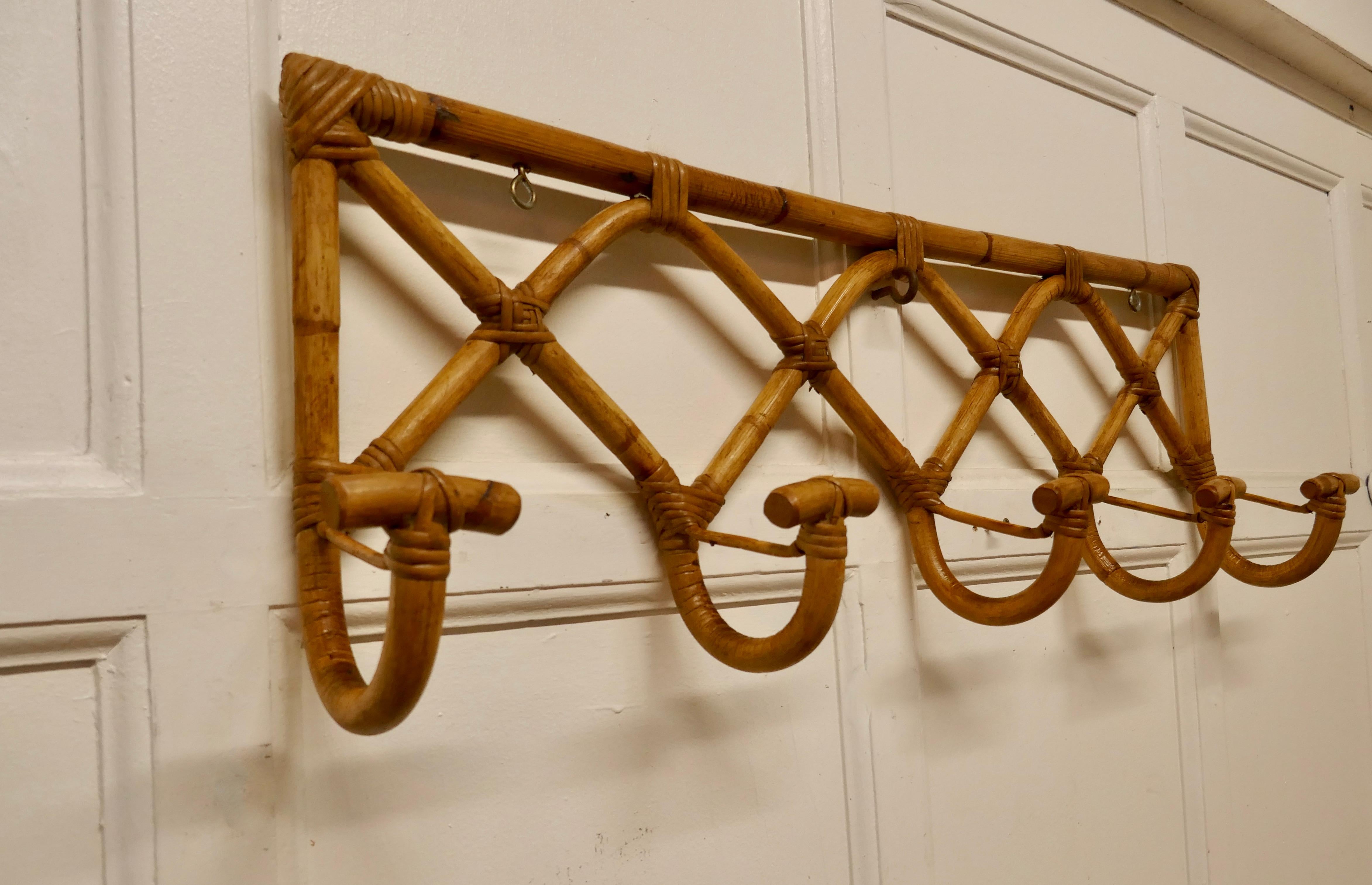 French Bent Bamboo Hat and Coat Rack In Good Condition In Chillerton, Isle of Wight