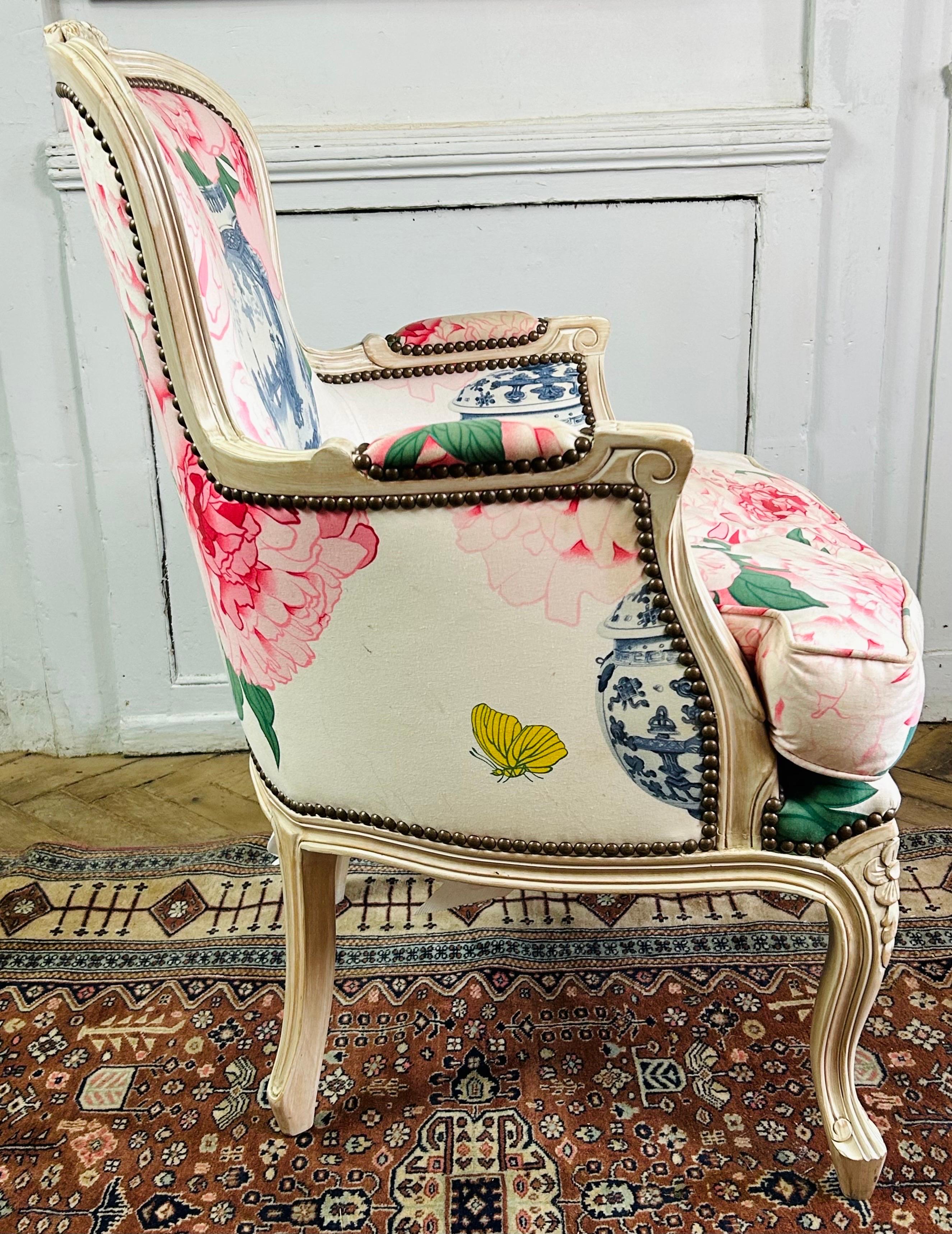 French Bergere cabriolet armchair pink white and blue Louis XV style - France For Sale 3
