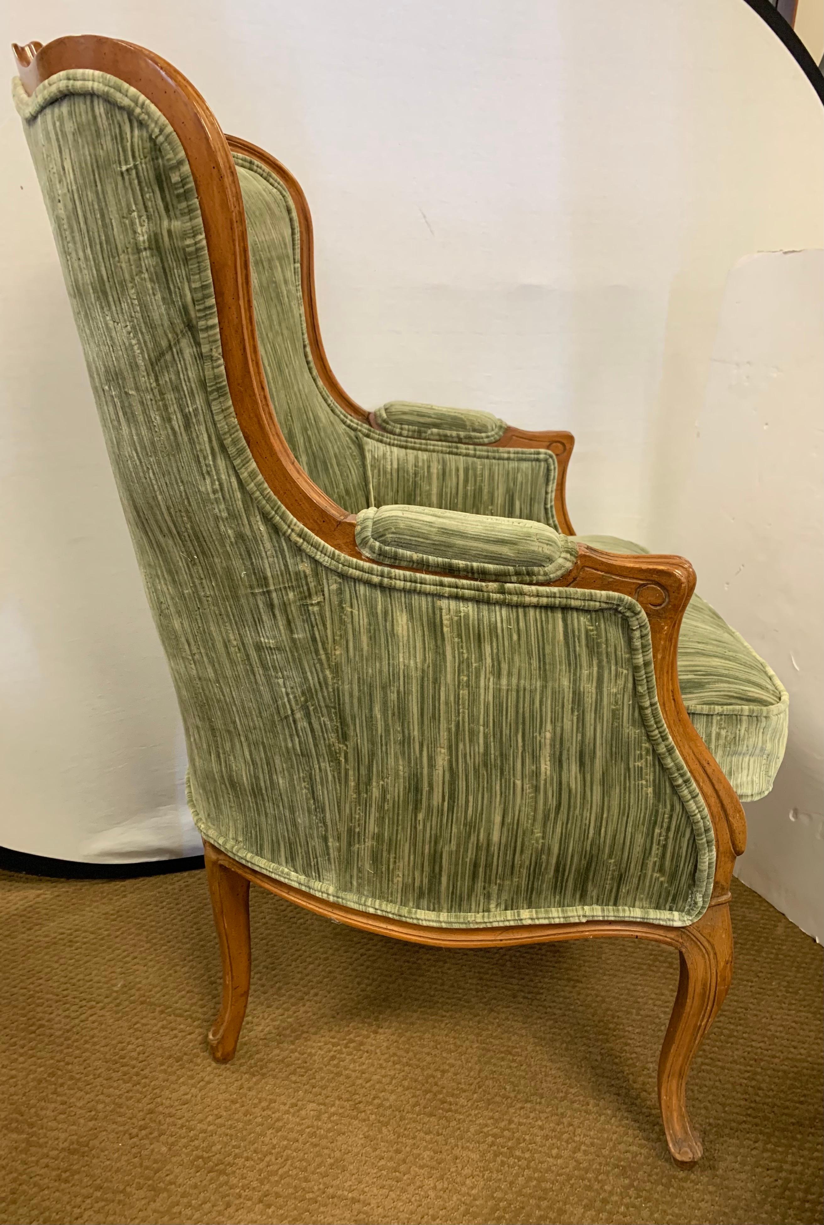 French Bergère Chair Newly Upholstered in Crushed Velvet Clarence House Textile In Good Condition In West Hartford, CT