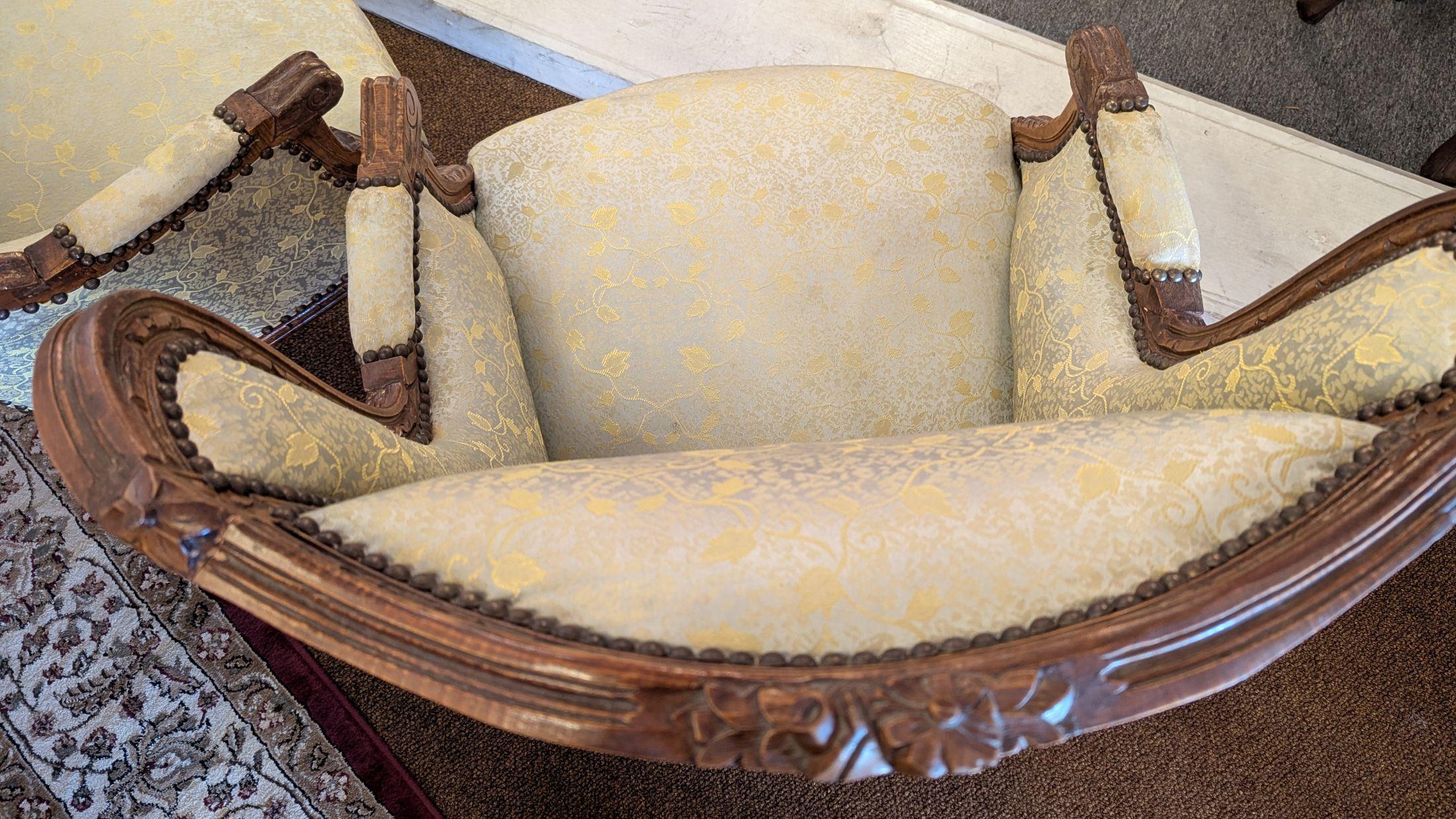 Paire de chaises bergères françaises en vente 8
