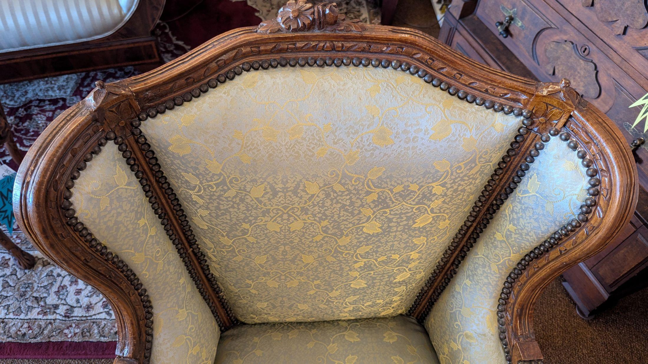 Brocart Paire de chaises bergères françaises en vente