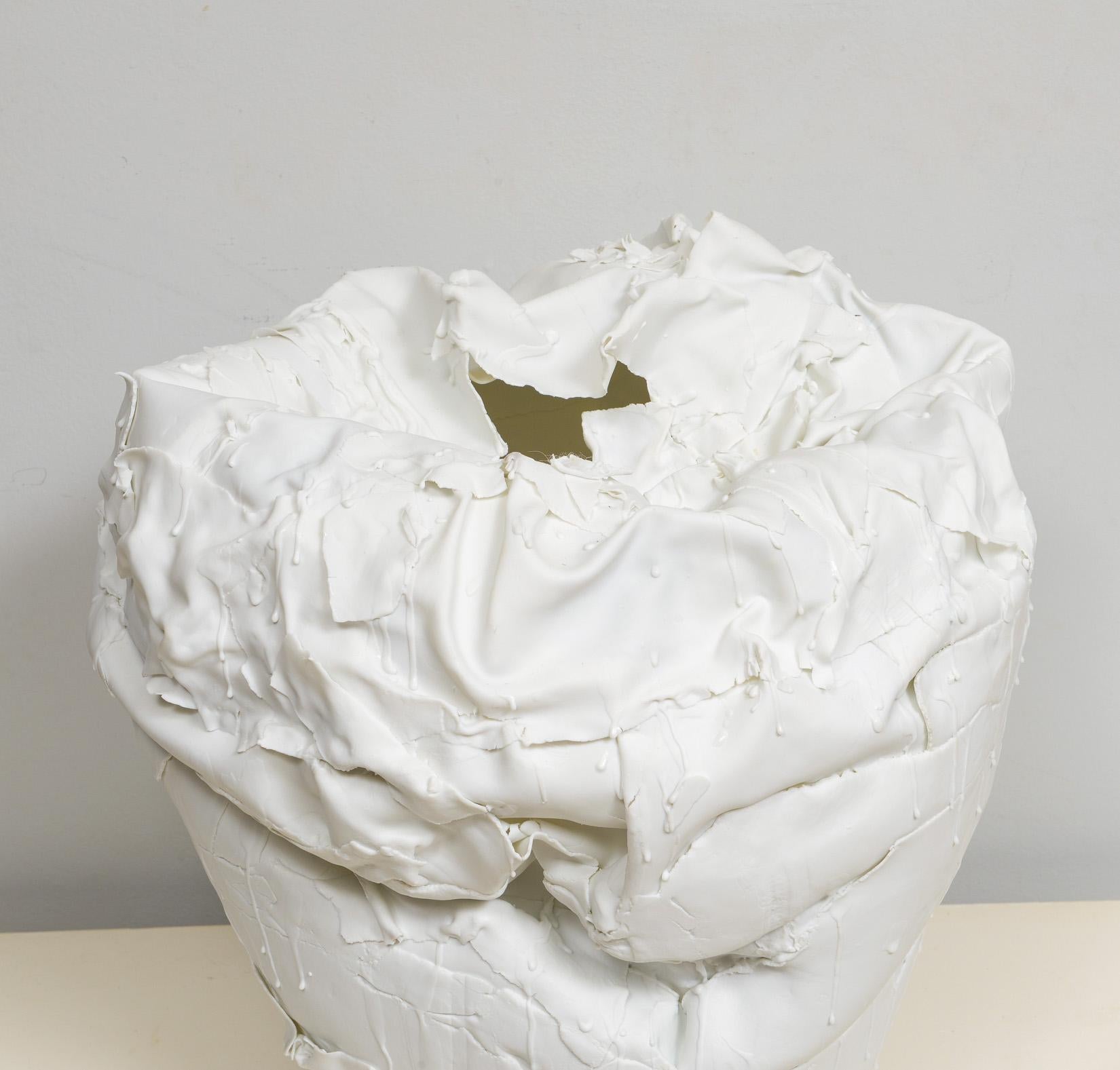 Bespoke Sculptural Vase by French Ceramicist Dora Stanczel In New Condition For Sale In New York, NY
