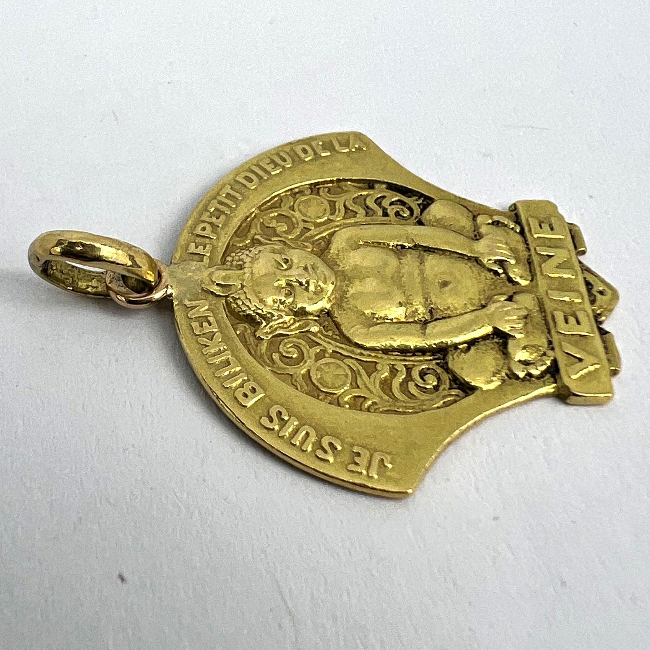 Ciondolo di protezione di buona fortuna in oro giallo 18 carati con elfo francese Biliken in vendita 11