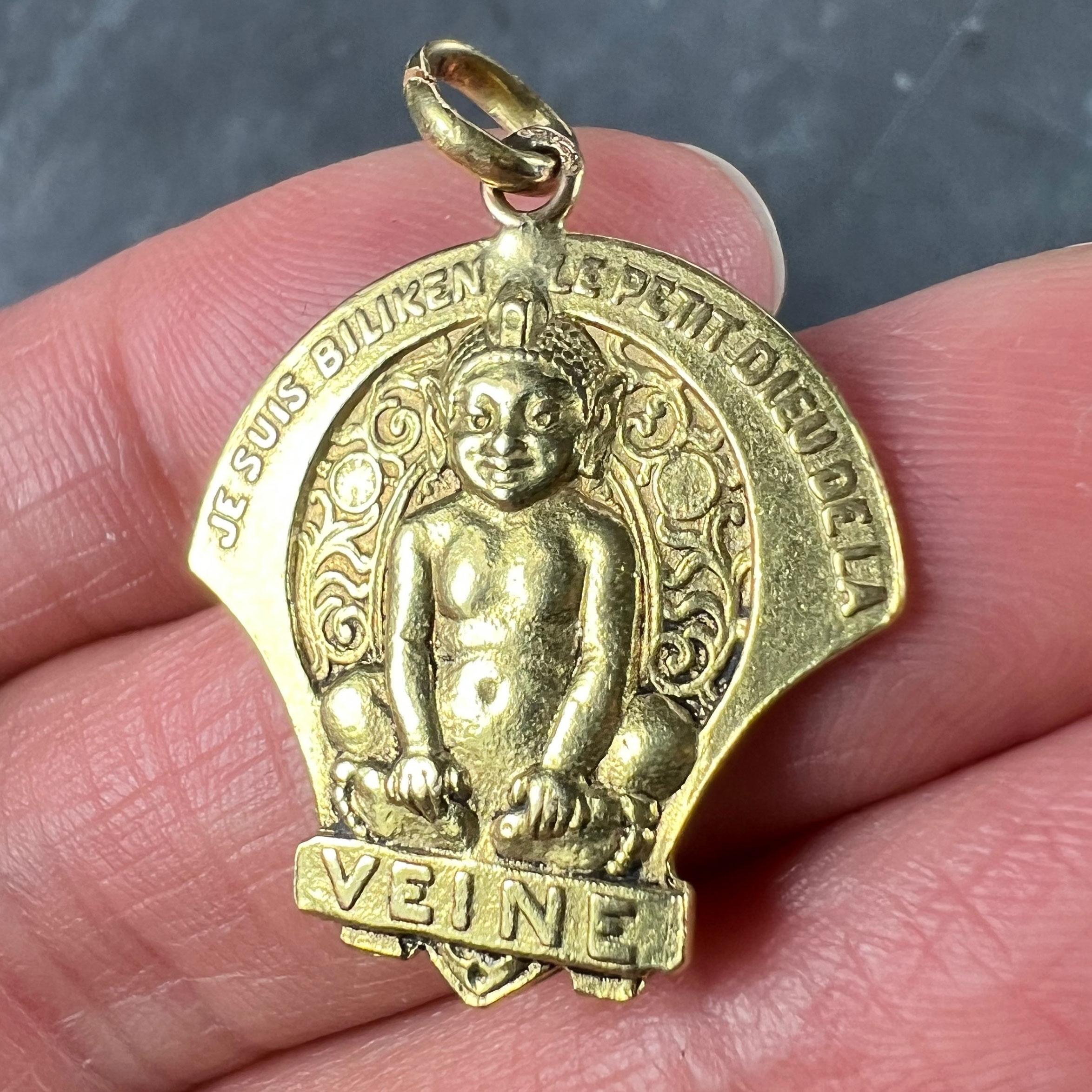 Ciondolo di protezione di buona fortuna in oro giallo 18 carati con elfo francese Biliken in vendita 2
