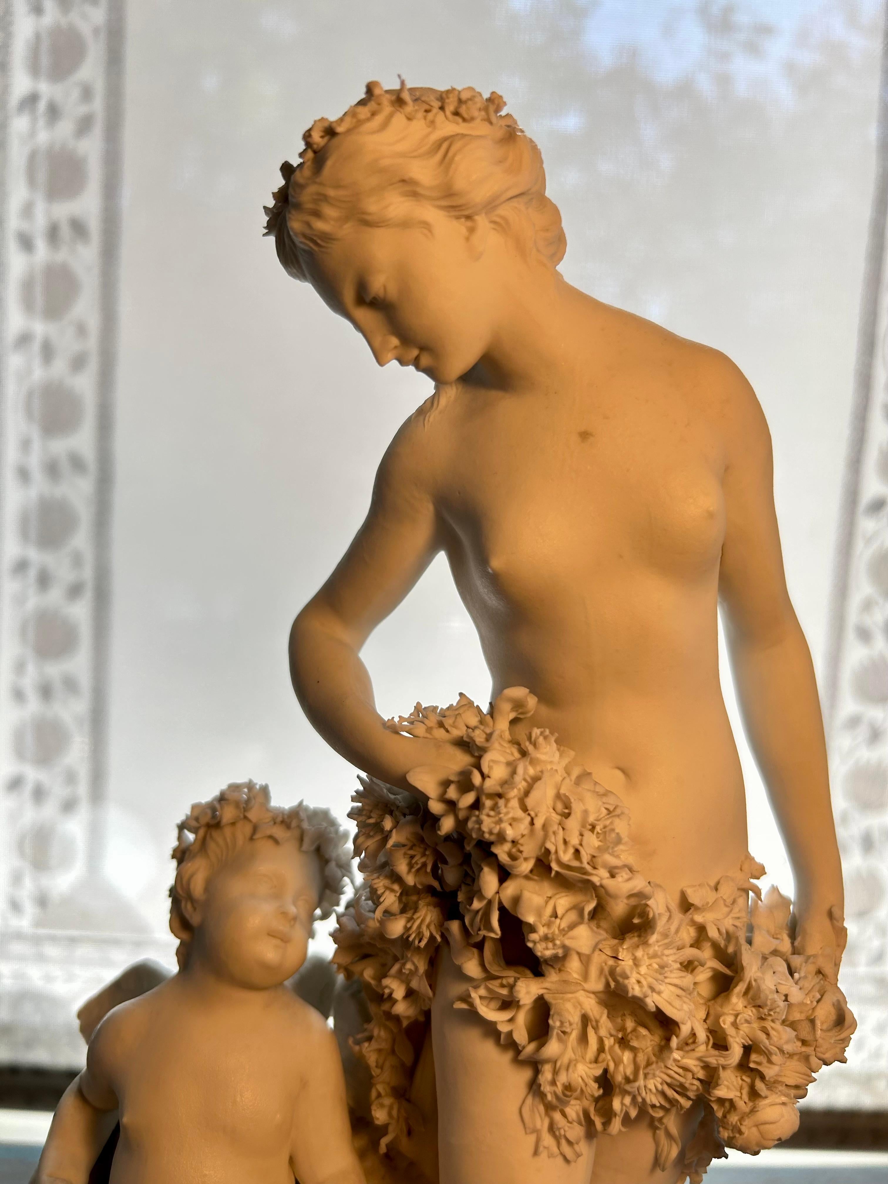 Porcelaine Groupe de Vénus et Cupidon en porcelaine biscuit française, milieu du 19e siècle en vente