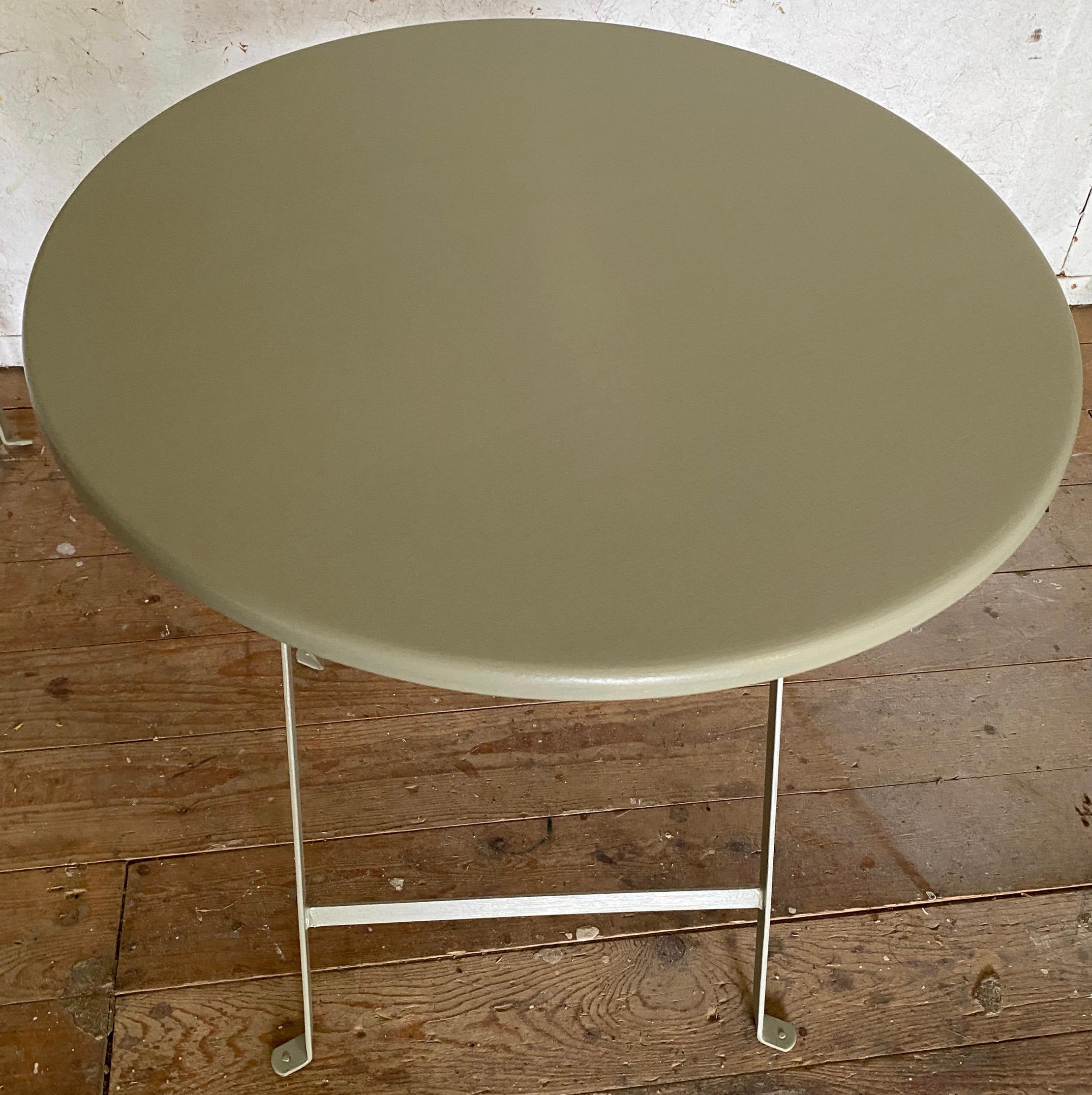 French Bistro Cafe Folding Metal Table and Matching Chairs 3