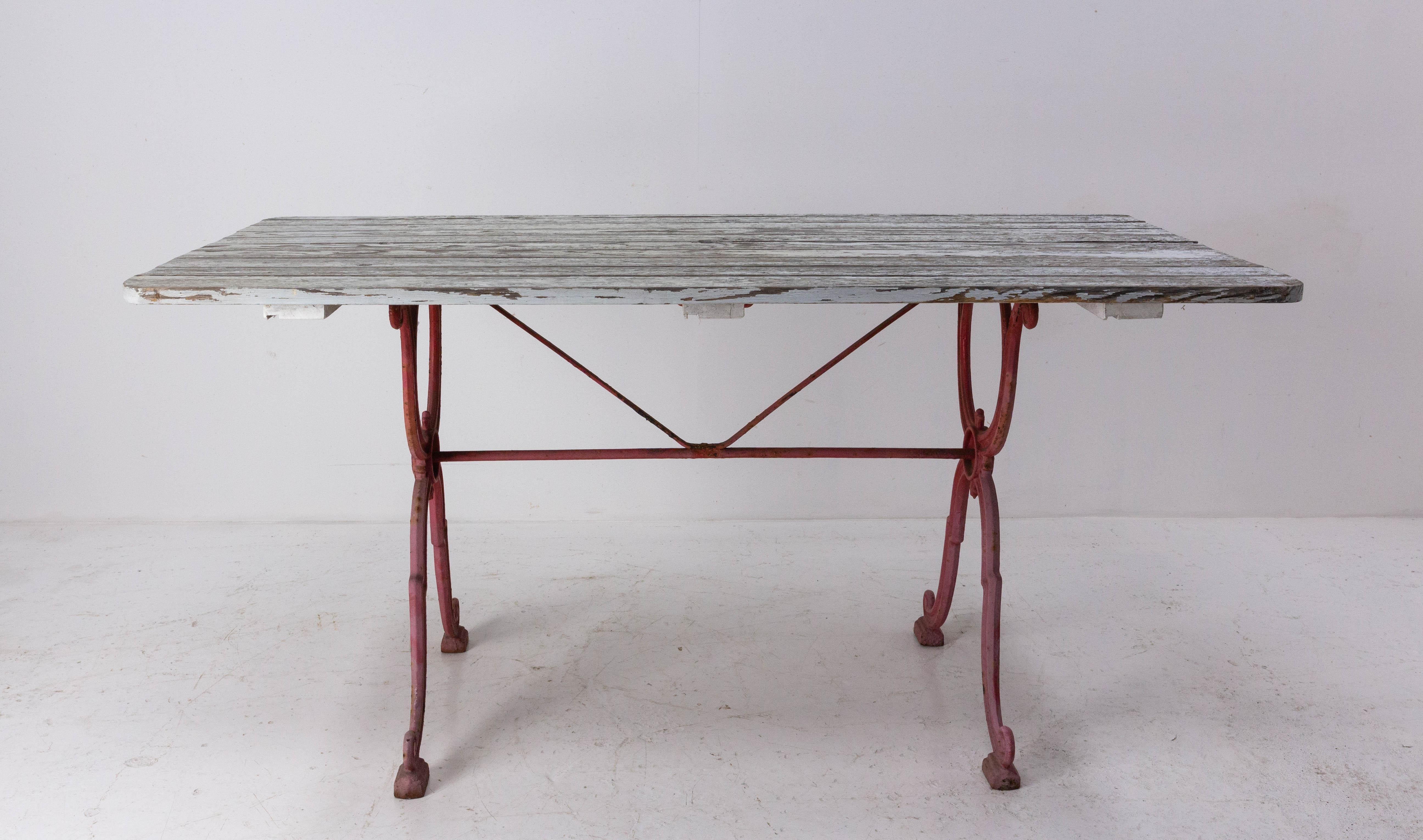 French Bistro Garden Table Cast Iron and Wood Top Table, 1900 In Good Condition In Labrit, Landes