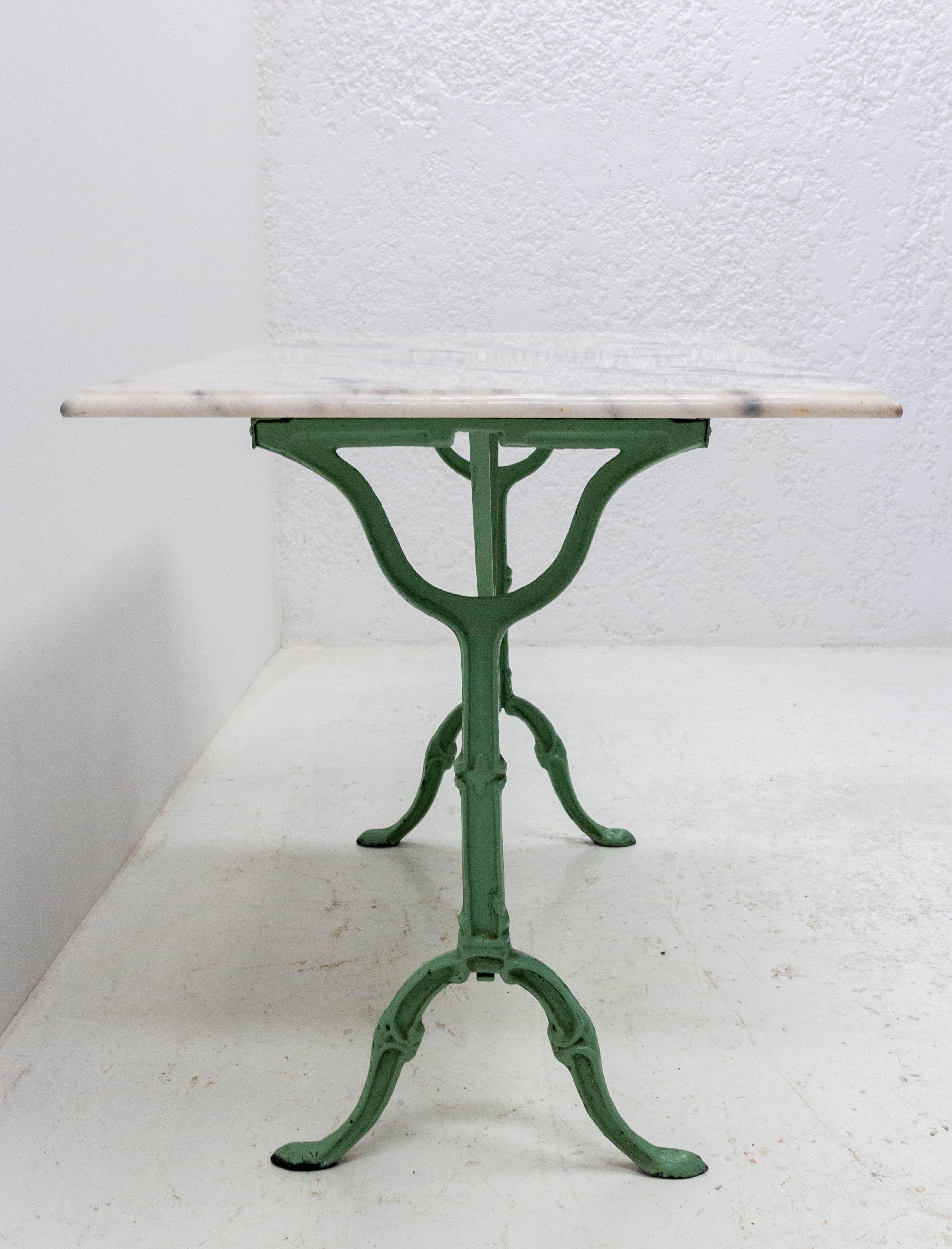 French Bistro Garden Table Cast Iron and Marble Top Table, 1960 In Good Condition In Labrit, Landes