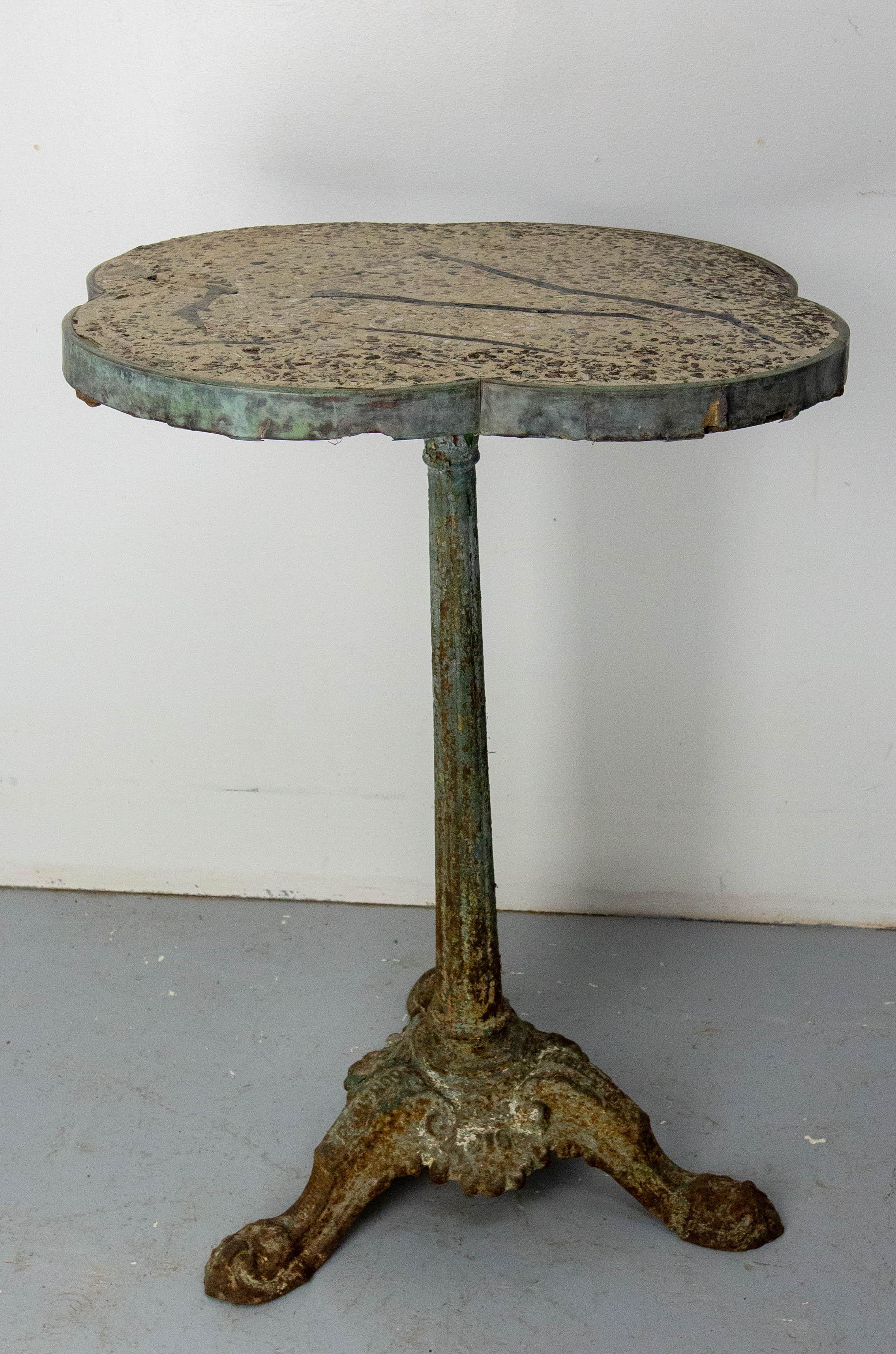 French Bistro Guinguette Table Terrazzo Top & Wrought Iron Clover Shape, 1900 In Distressed Condition In Labrit, Landes