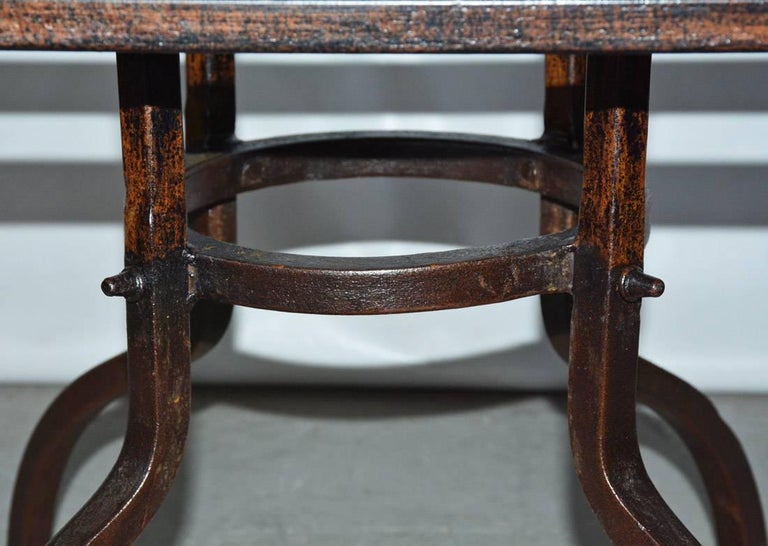 French Bistro Style Iron Coffee Table In Distressed Condition For Sale In Great Barrington, MA