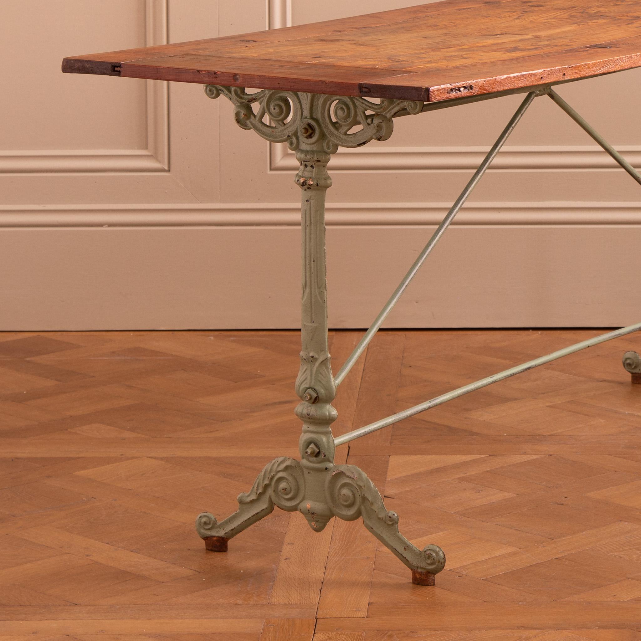 French Bistro Table Circa Early 1900's With Cast Iron Base In Good Condition In London, Park Royal