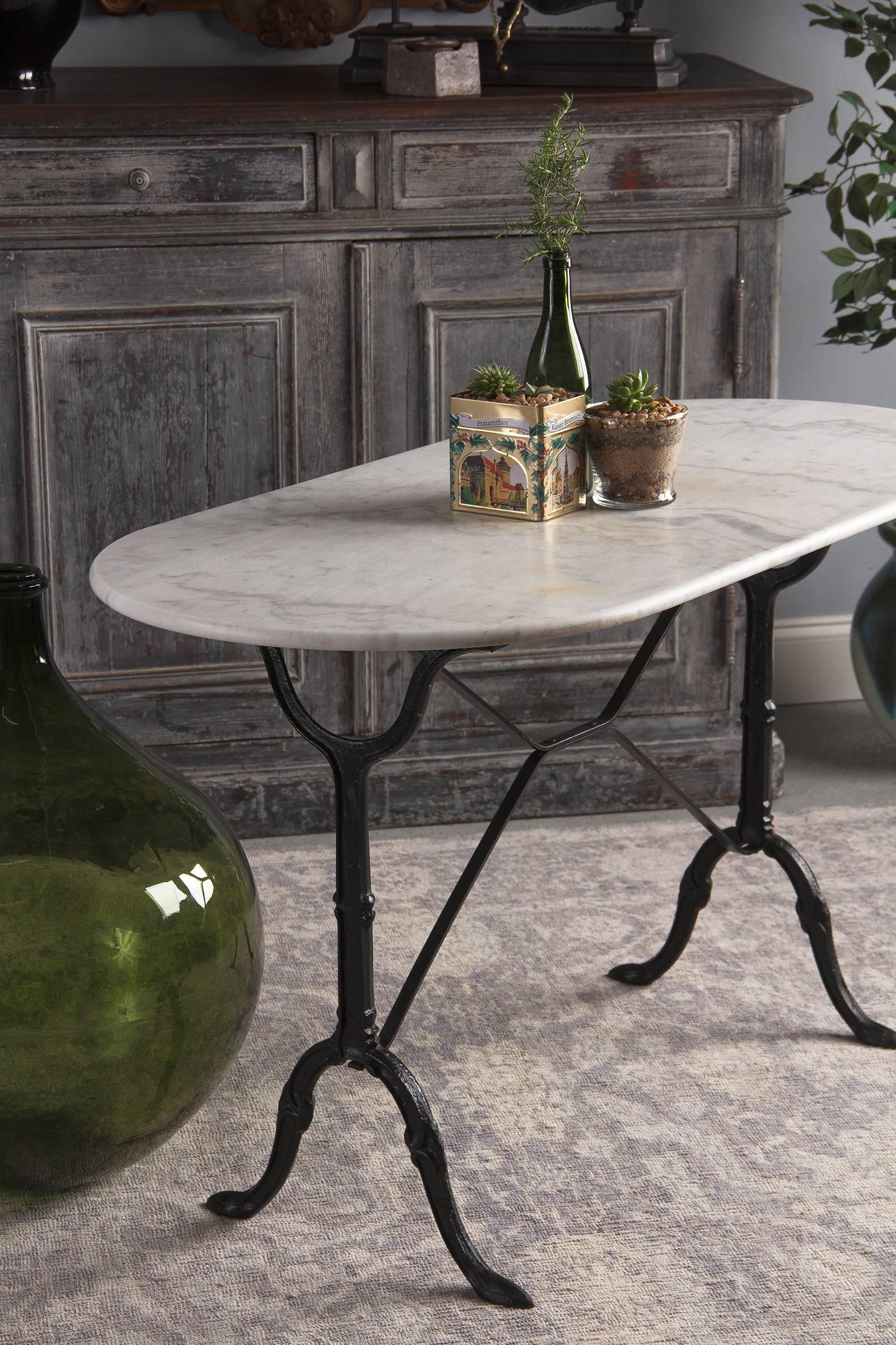 French Bistro Table with Iron Base and Oval Marble Top, 1940s 1