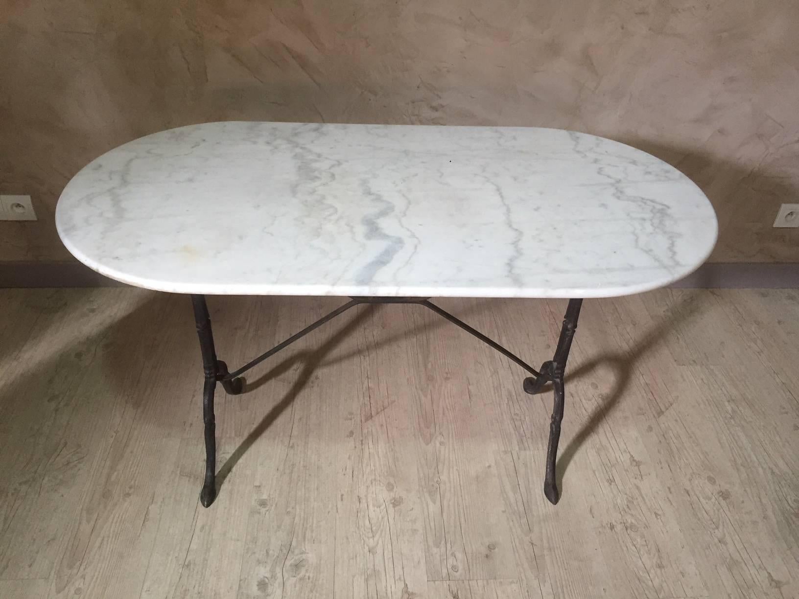 French Bistro Table with White Marble, 1940s In Good Condition In LEGNY, FR