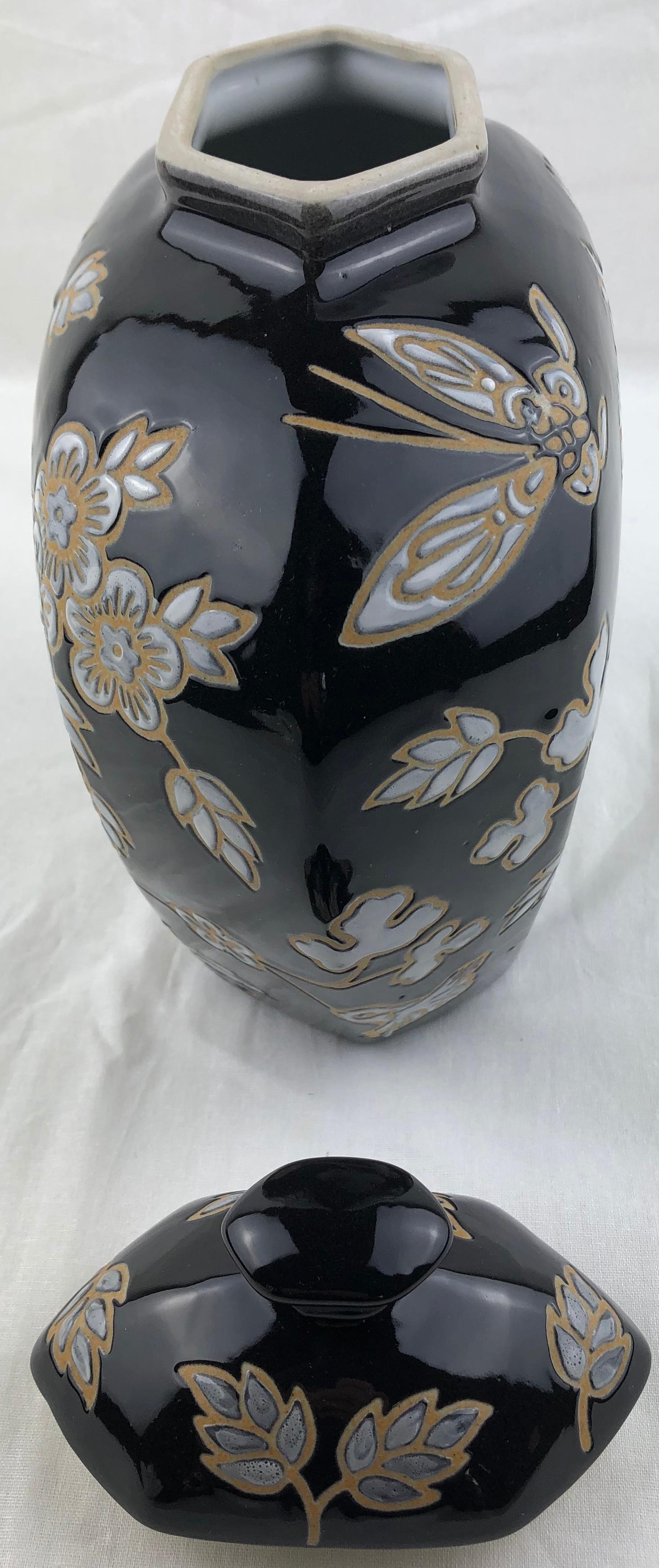French Black and Antique White Majolica Lidded Jar with Molded Floral Decor For Sale 2