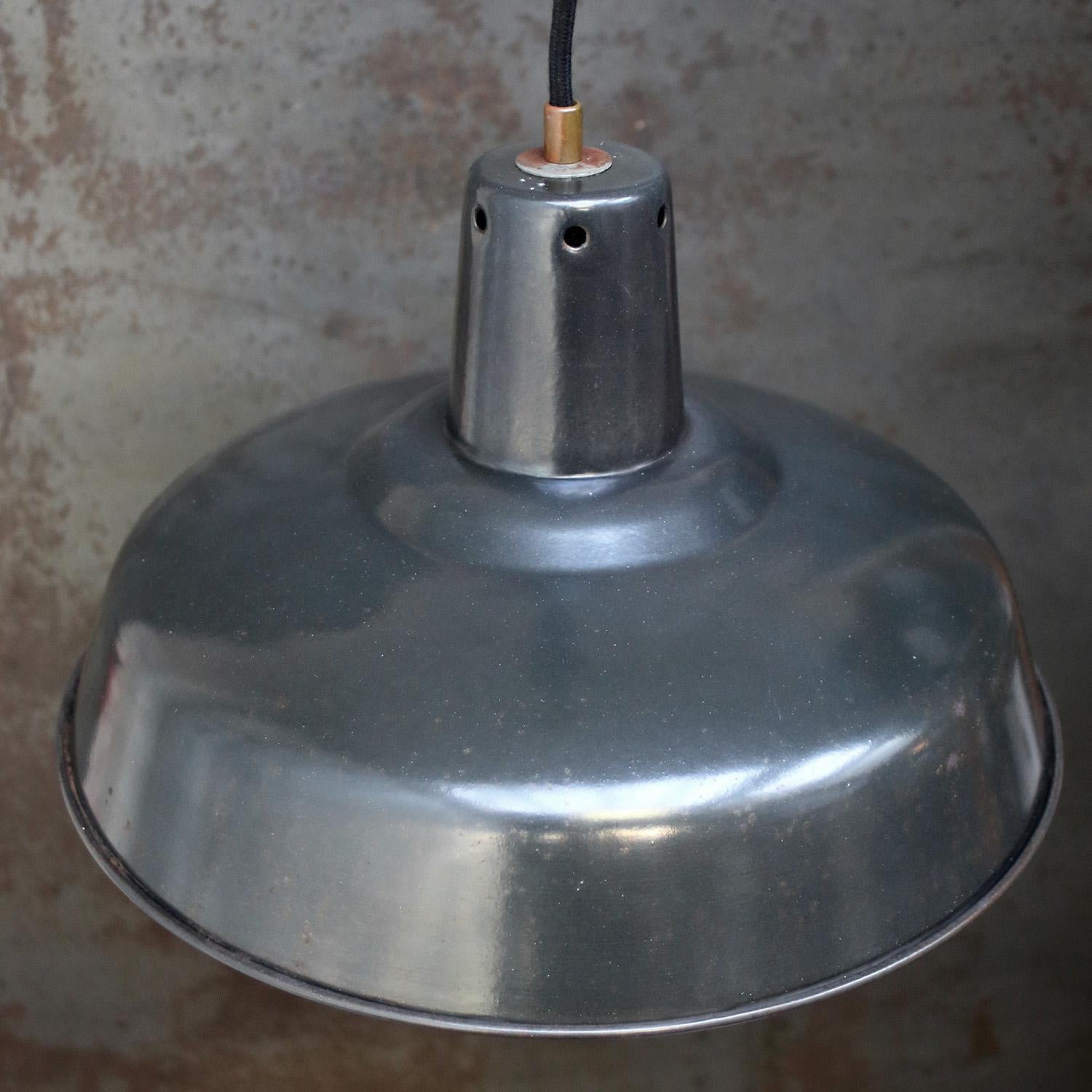 French Black Anthracite Enamel Vintage Industrial Pendant Lights In Good Condition For Sale In Amsterdam, NL