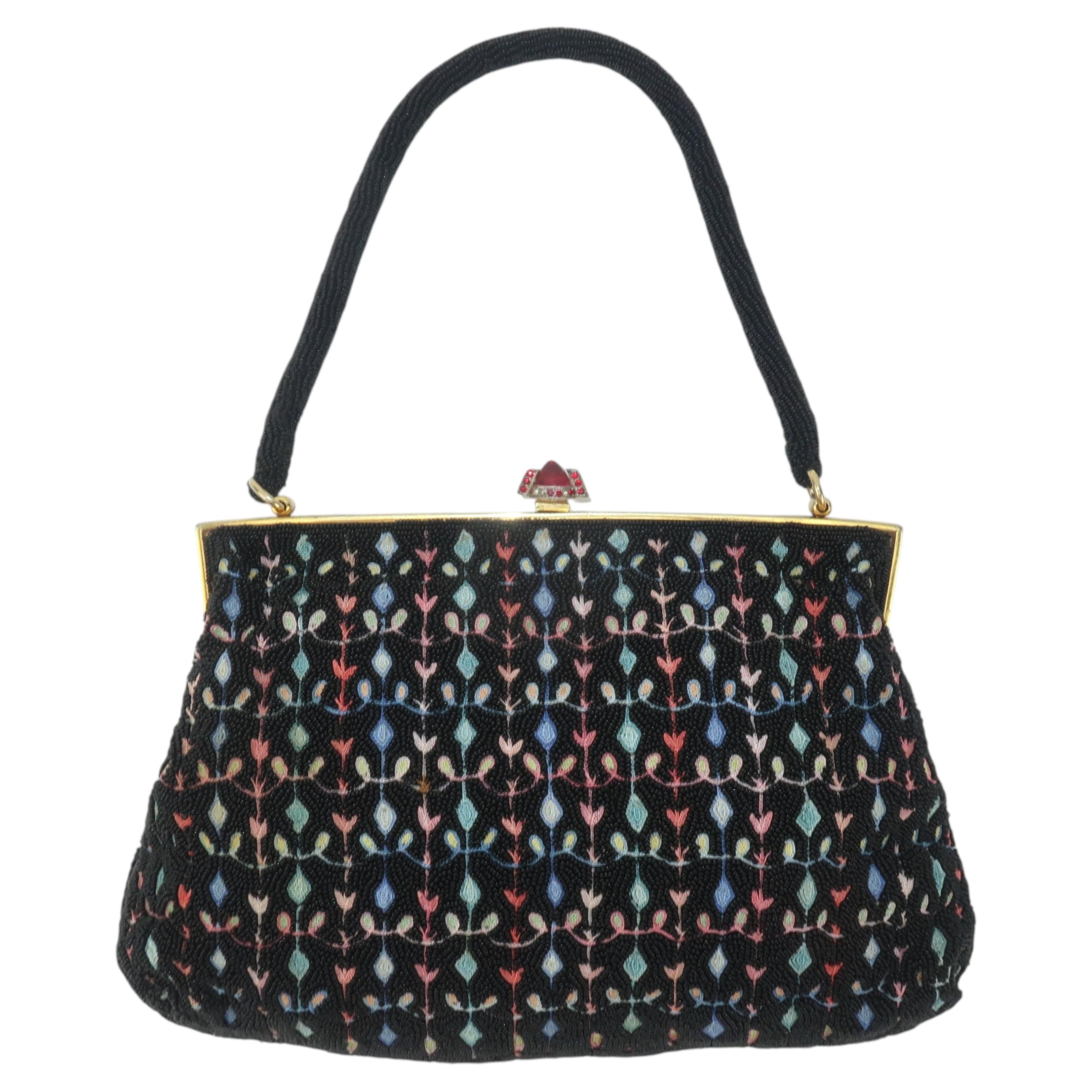 Sac à main français noir orné de perles et de broderies florales, années 1950