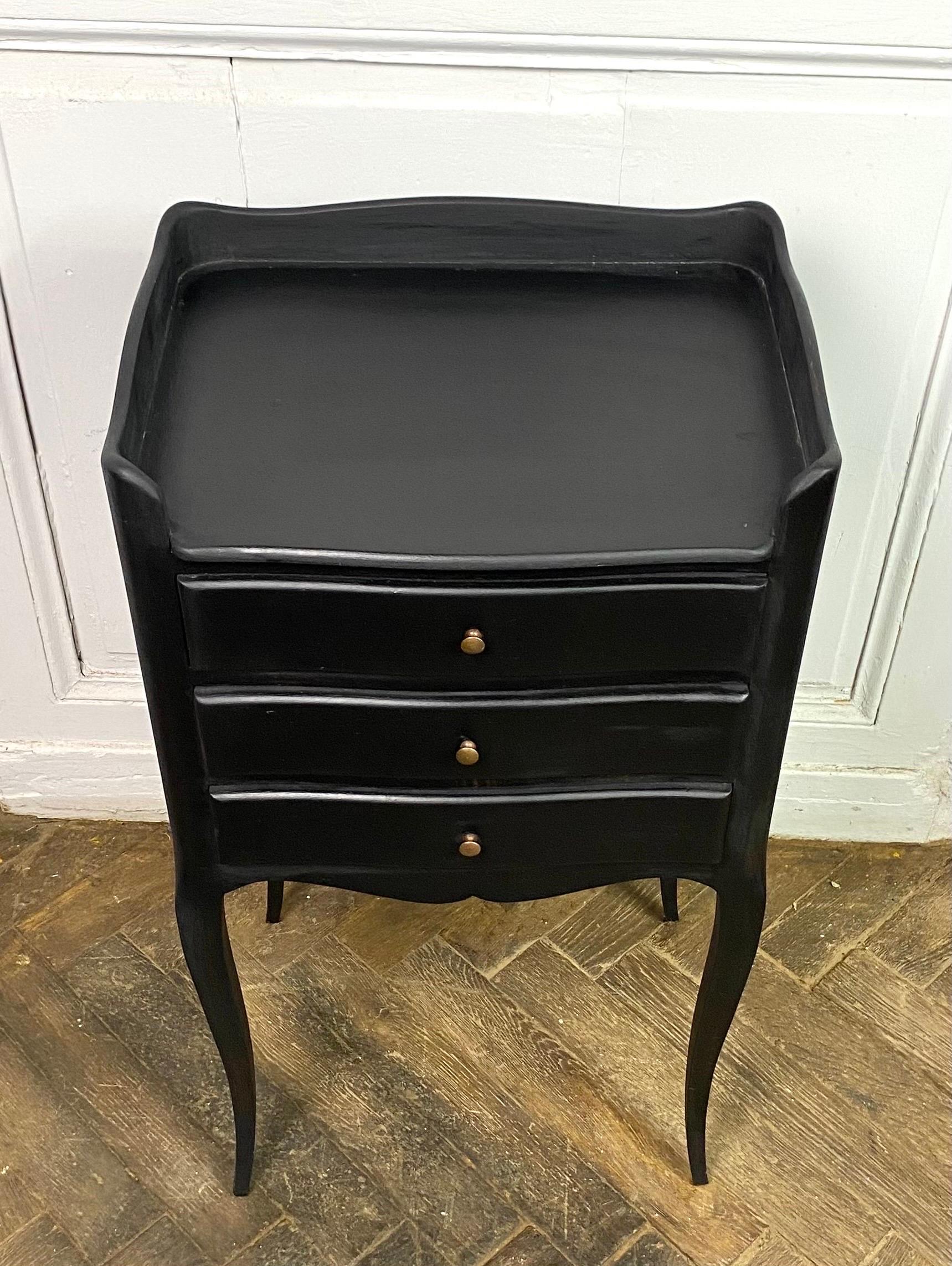 French Black Bedside Table Night stand Louis XV Style Three Drawers XXth France In Good Condition For Sale In Beuzevillette, FR