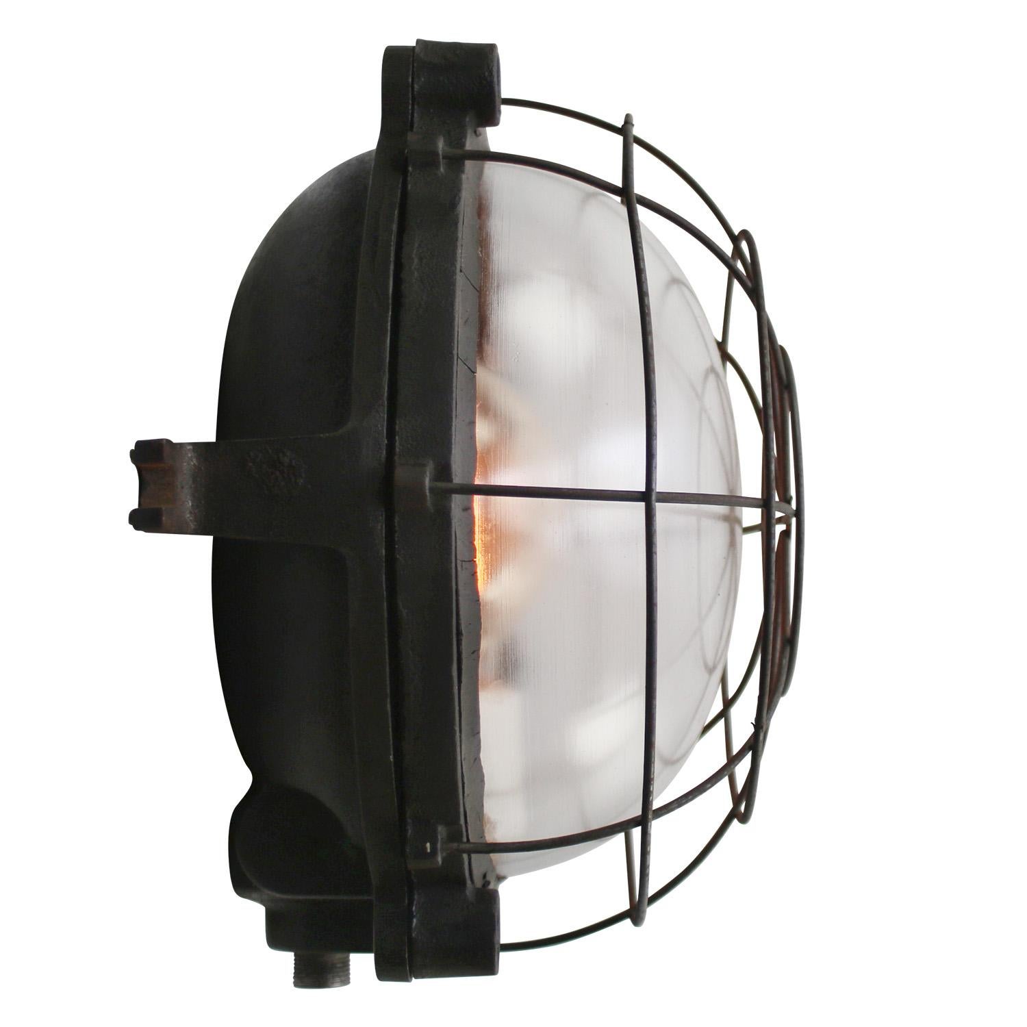 Französisch Schwarz Gusseisen Vintage Industrial Glass Sconces Wall Lights von GAL (Mattiert) im Angebot