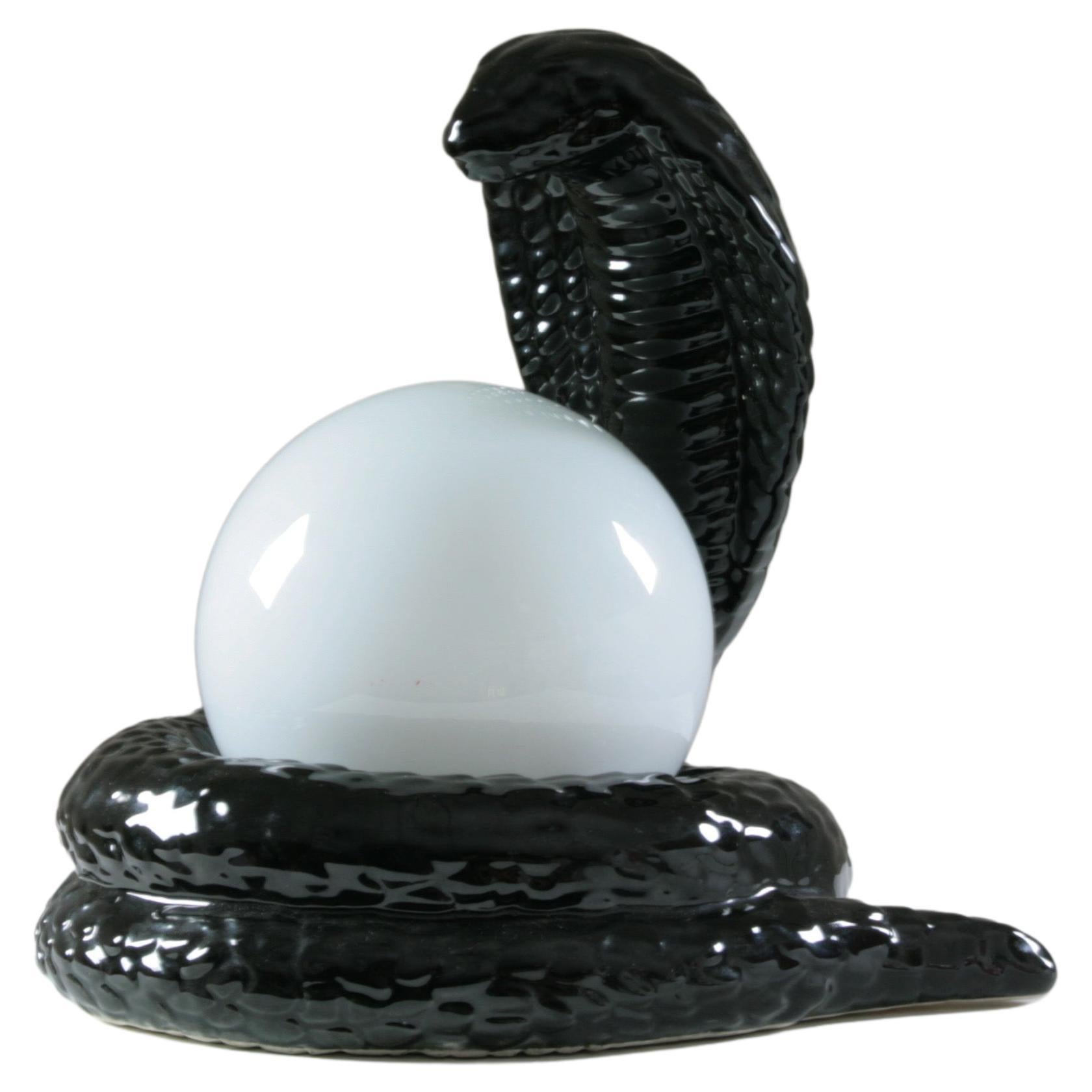 Französische Cobra-Tischlampe aus schwarzer Keramik, 1980er Jahre