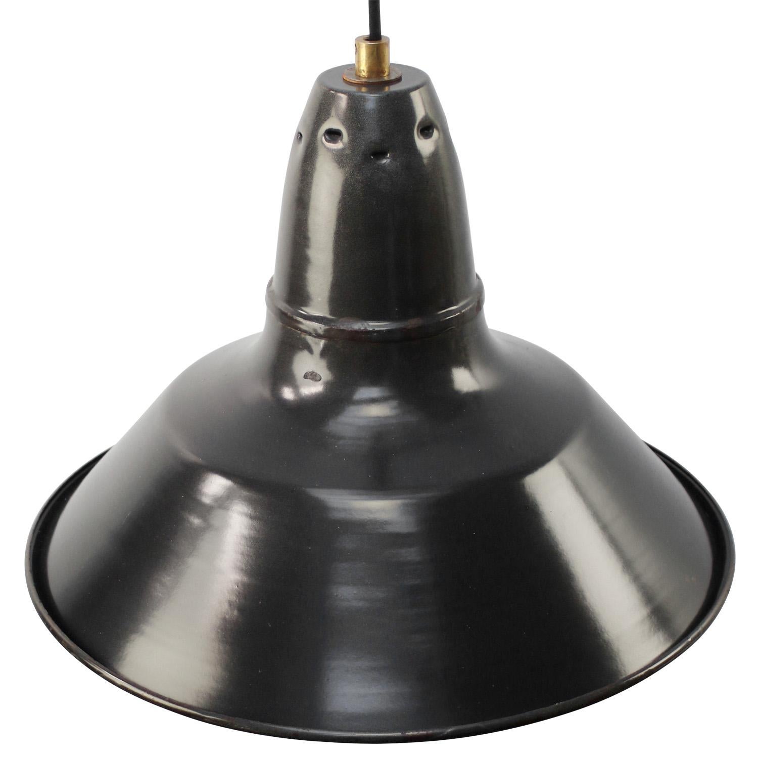 French black / dark grey Industrial pendant lamp.
Used in warehouses and factories in France and Belgium. 

Weight: 1.80 kg / 4 lb

Priced per individual item. All lamps have been made suitable by international standards for incandescent light