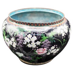 Jarrón francés de cloisonné decorado en negro