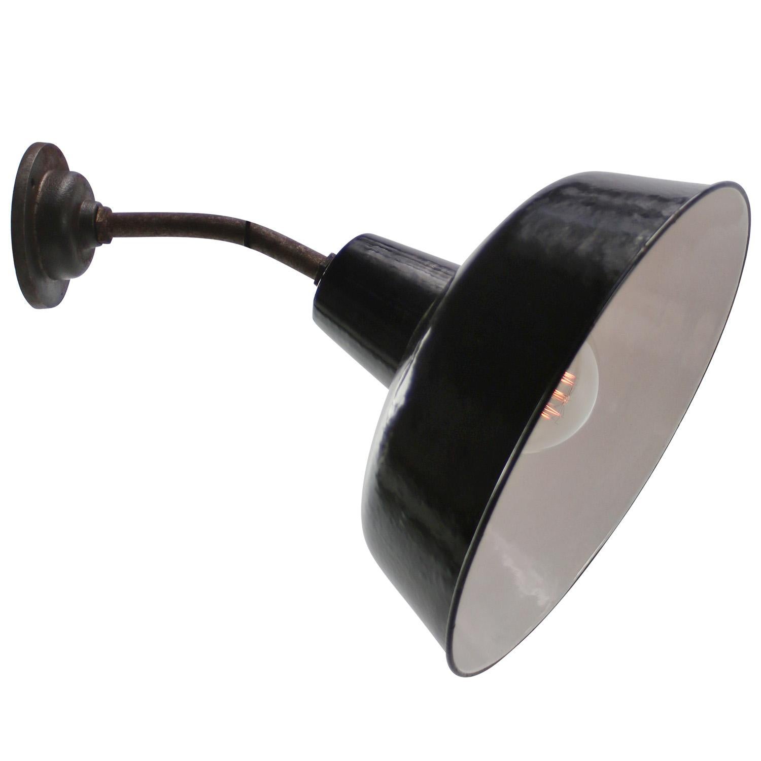 French factory wall light
black enamel, white interior

diameter cast iron wall piece: 10.5 cm, 2 holes to secure

Weight: 1.80 kg / 4 lb

Priced per individual item. All lamps have been made suitable by international standards for incandescent