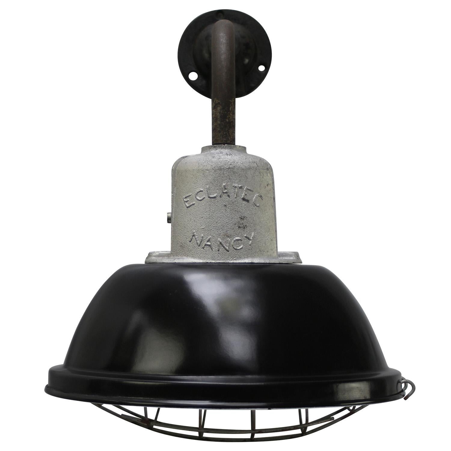 Français Applique d'usine industrielle vintage en émail noir français en vente