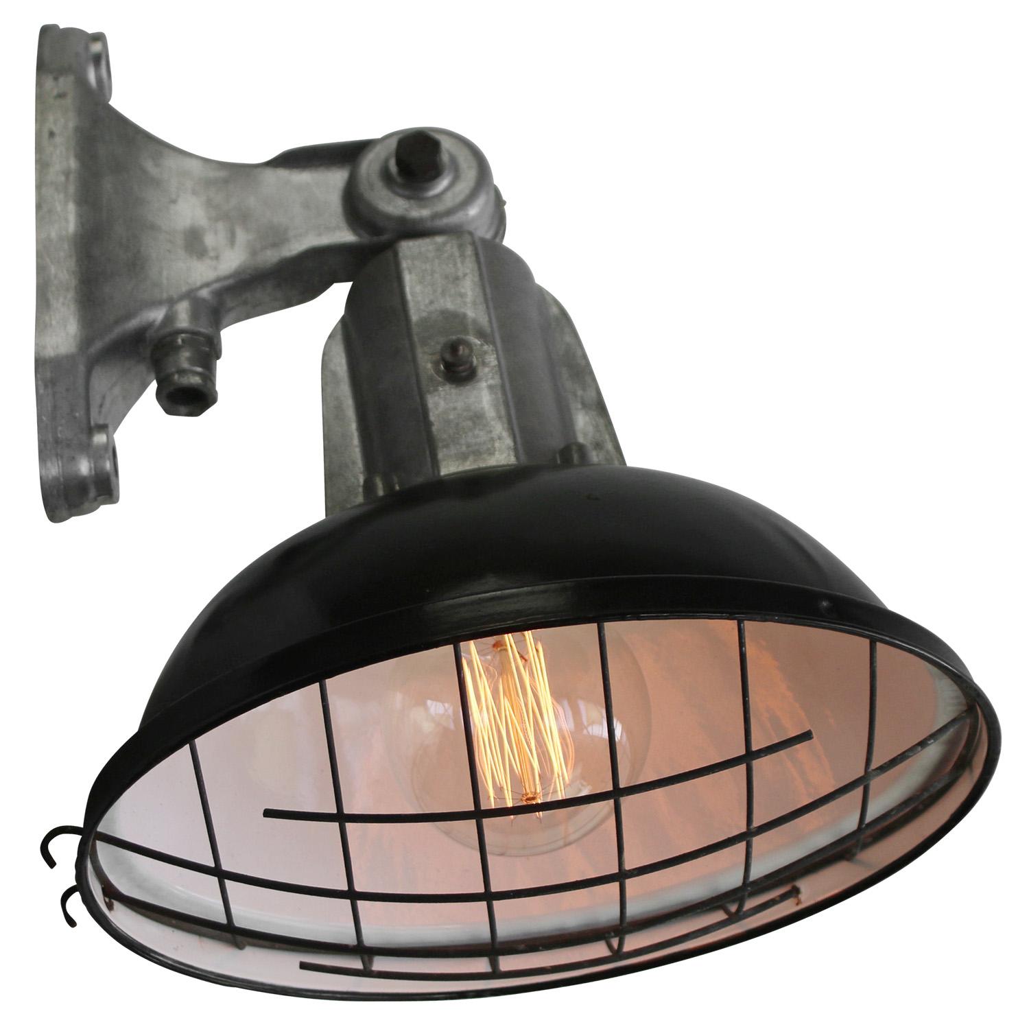 French Black Enamel Vintage Industrial Factory Sconces Wall Lights In Good Condition For Sale In Amsterdam, NL