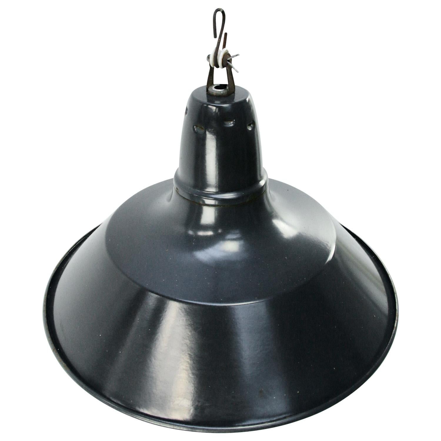 French black / blue industrial pendant lamp.
Used in warehouses and factories in France and Belgium.

Weight: 1.30 kg / 2.9 lb

Priced per individual item. All lamps have been made suitable by international standards for incandescent light bulbs,